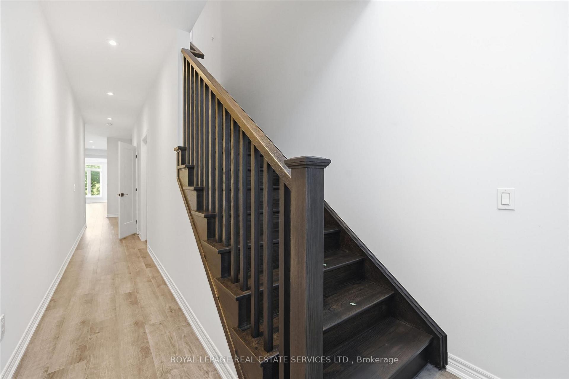 Photo 18 of 74 Valley Trail Place, Hamilton, Waterdown — HOMEH