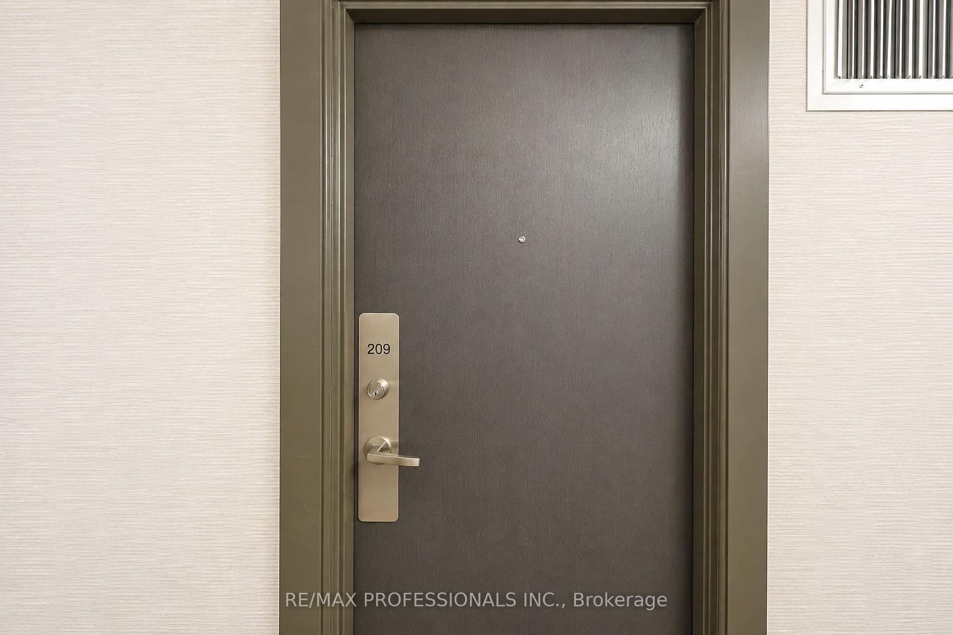 Photo 2 of Unit 209, 31 Four Winds Drive, North York, York University Heights — HOMEH