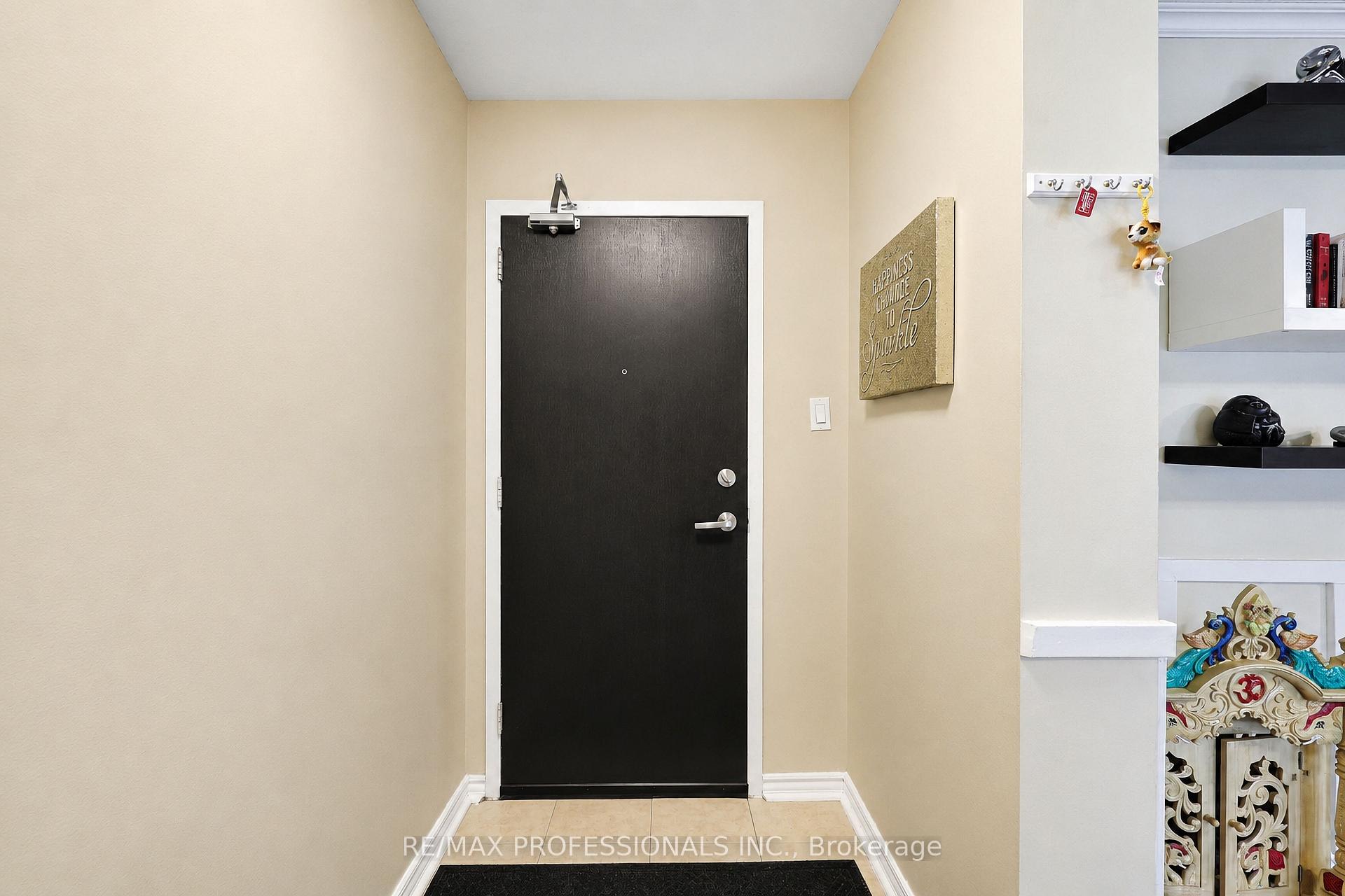 Photo 4 of Unit 209, 31 Four Winds Drive, North York, York University Heights — HOMEH
