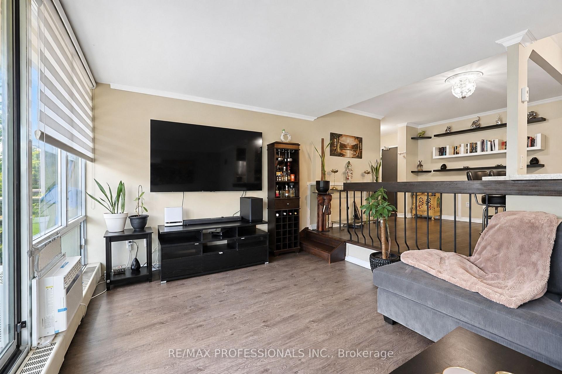 Photo 14 of Unit 209, 31 Four Winds Drive, North York, York University Heights — HOMEH