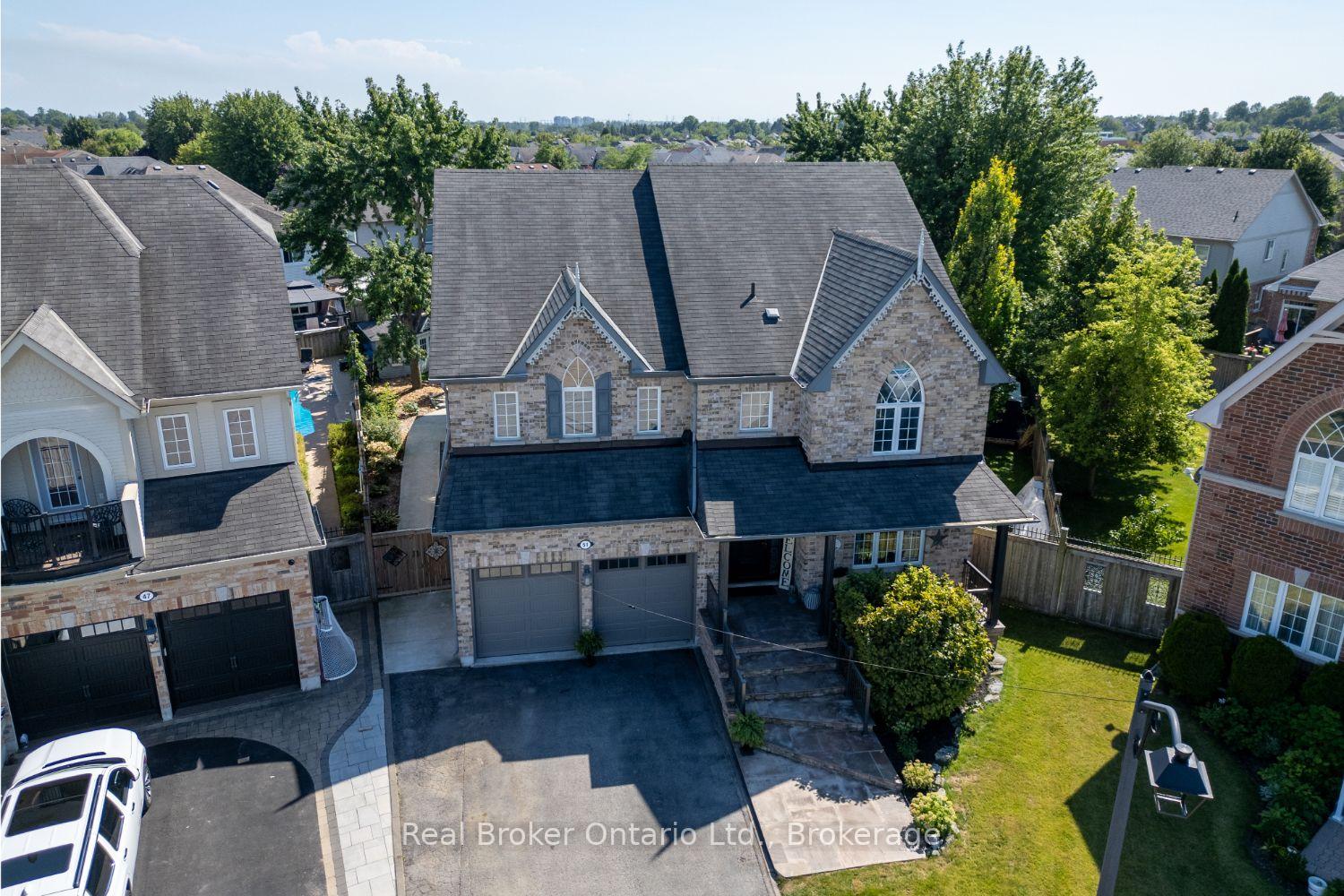 Photo 2 of 51 Brough Court, Clarington, Bowmanville — HOMEH