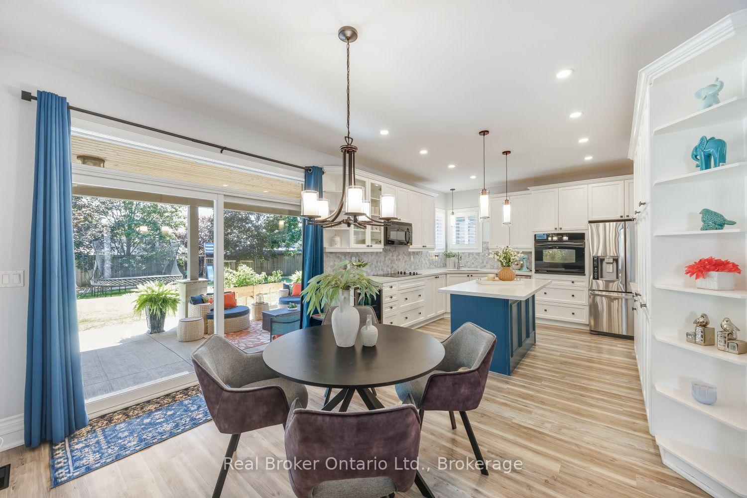Photo 8 of 51 Brough Court, Clarington, Bowmanville — HOMEH