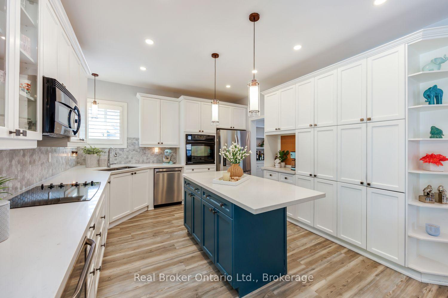 Photo 11 of 51 Brough Court, Clarington, Bowmanville — HOMEH