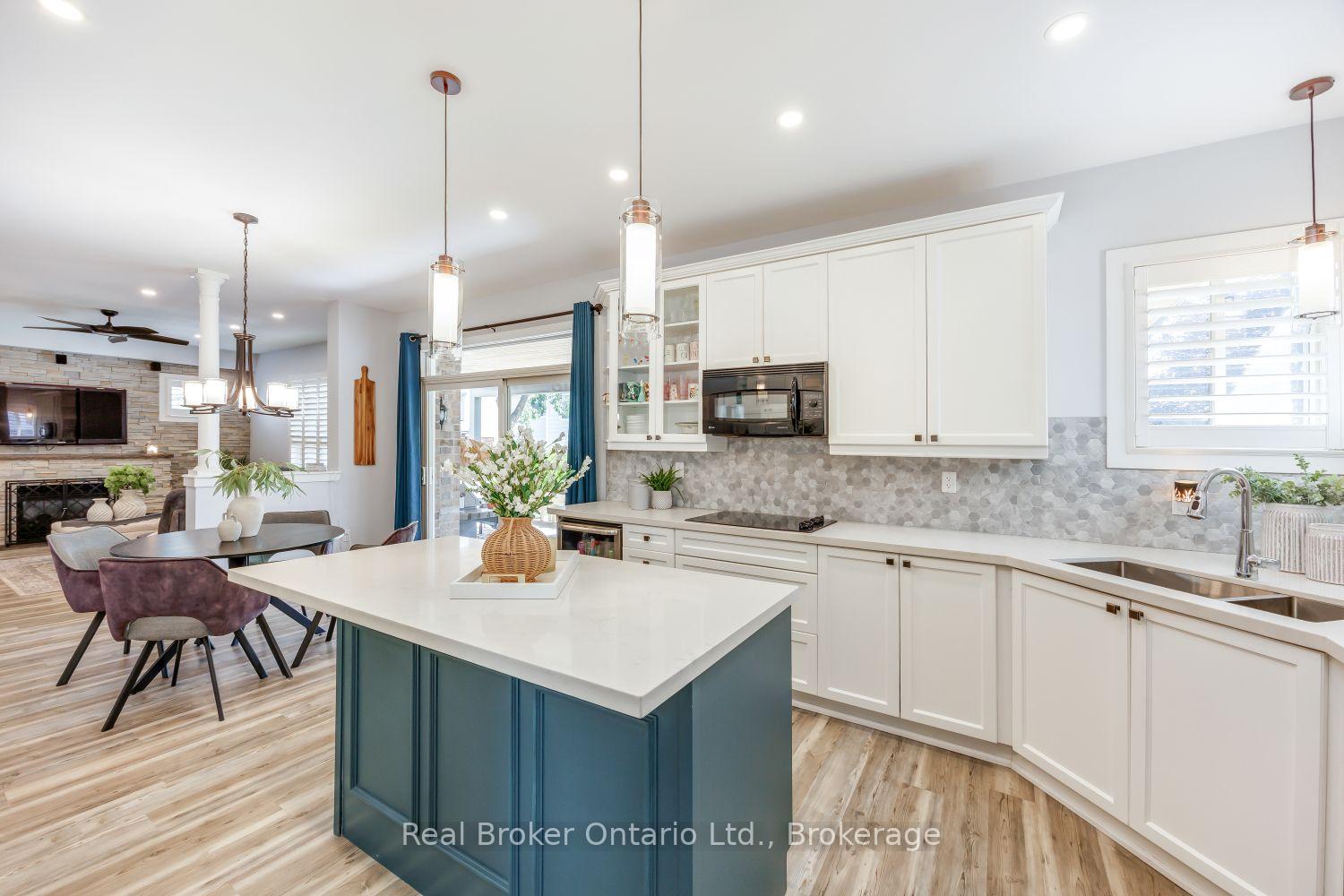 Photo 14 of 51 Brough Court, Clarington, Bowmanville — HOMEH