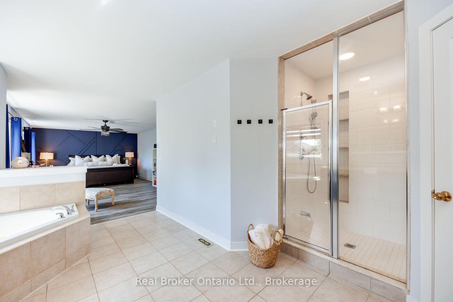 Photo 28 of 51 Brough Court, Clarington, Bowmanville — HOMEH