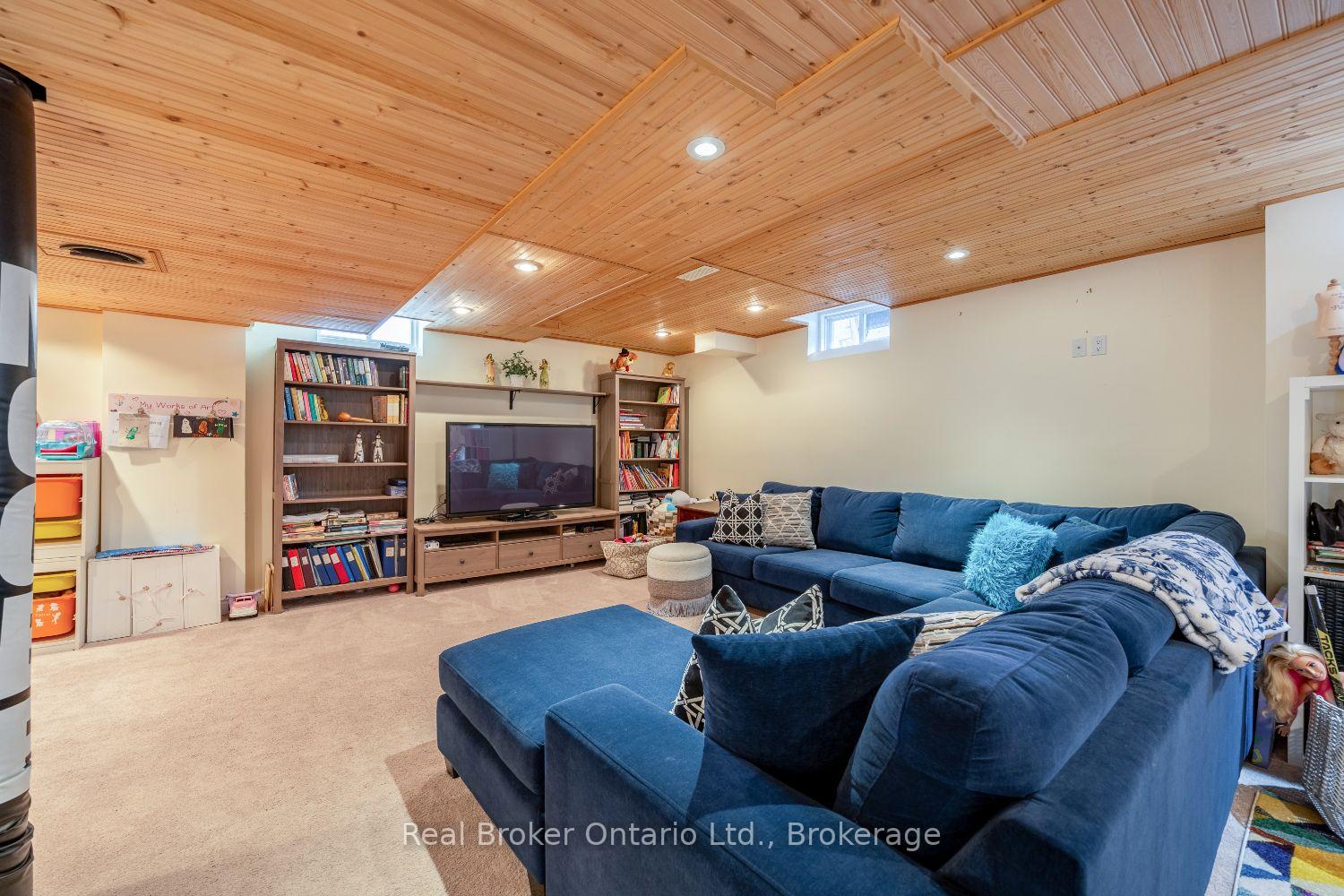 Photo 39 of 51 Brough Court, Clarington, Bowmanville — HOMEH