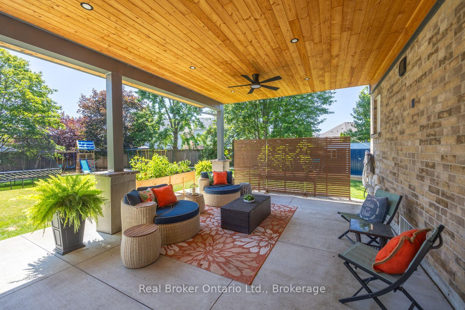 Photo 43 of 51 Brough Court, Clarington, Bowmanville — HOMEH