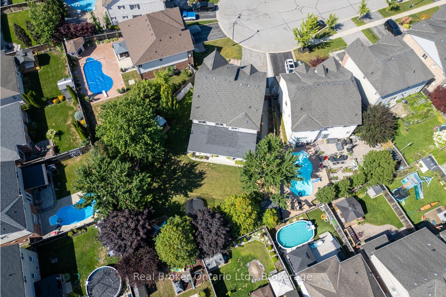 Photo 50 of 51 Brough Court, Clarington, Bowmanville — HOMEH