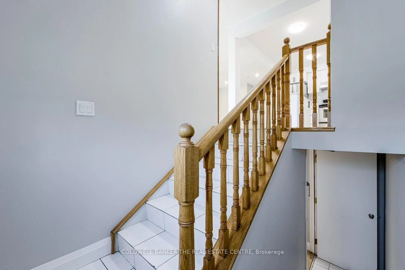 Photo 5 of Unit Upper, 246 Cherokee Blvd, North York, Pleasant View — HOMEH