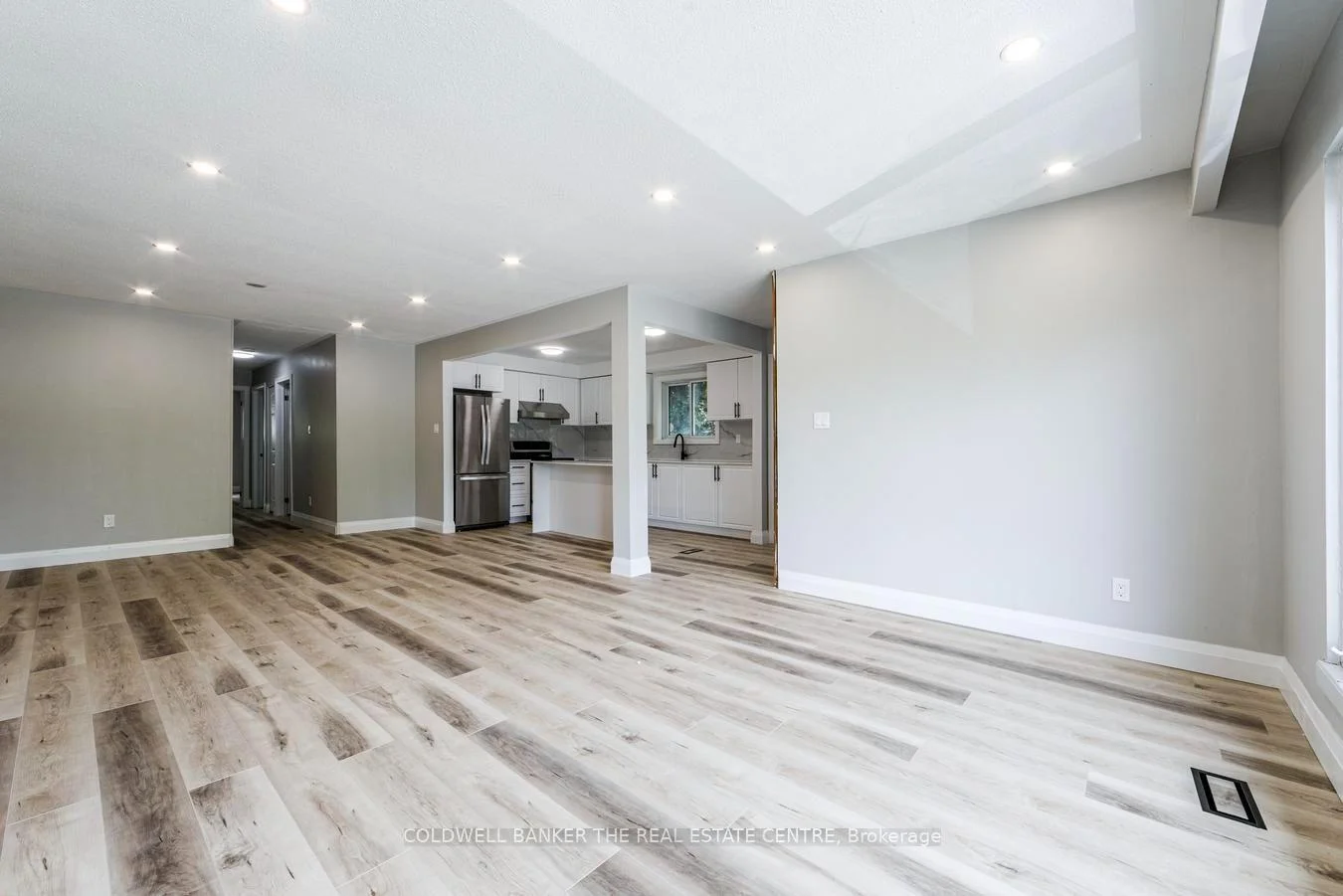 Photo 9 of Unit Upper, 246 Cherokee Blvd, North York, Pleasant View — HOMEH