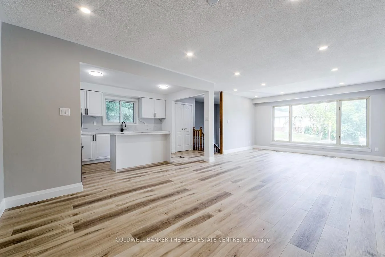Photo 17 of Unit Upper, 246 Cherokee Blvd, North York, Pleasant View — HOMEH
