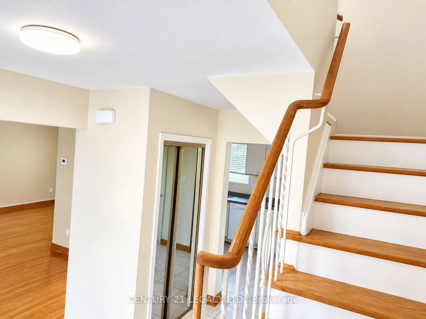 Photo 8 of Unit (Upper), 25 Edenborough Drive, Brampton, Southgate — HOMEH