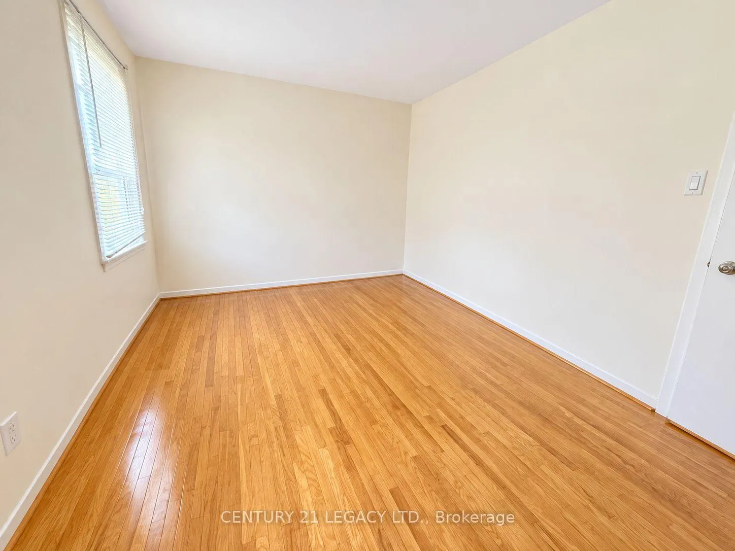 Photo 15 of Unit (Upper), 25 Edenborough Drive, Brampton, Southgate — HOMEH