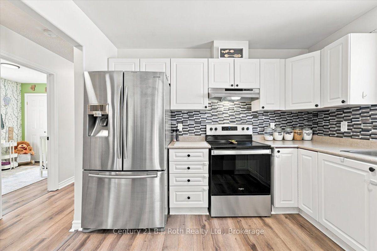 Photo 7 of 413 Irwin Street, Midland — HOMEH