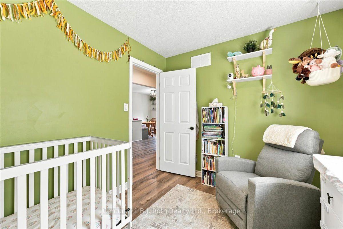 Photo 16 of 413 Irwin Street, Midland — HOMEH