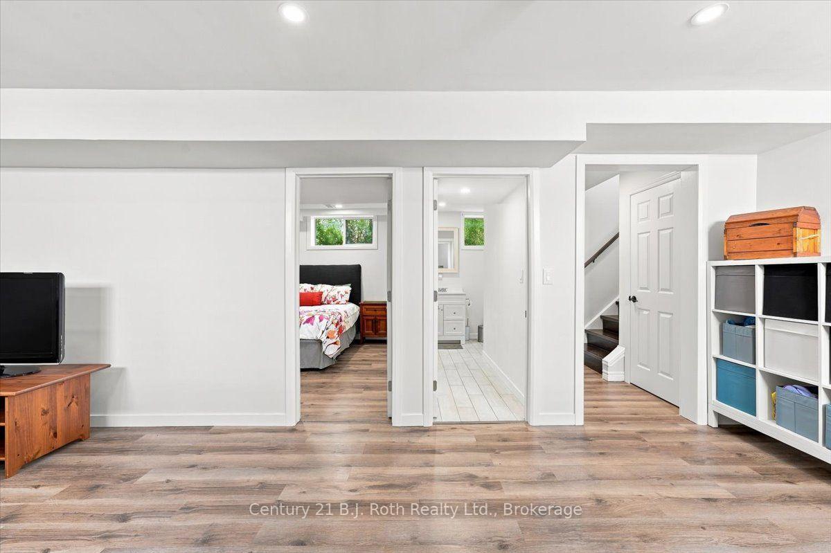 Photo 19 of 413 Irwin Street, Midland — HOMEH
