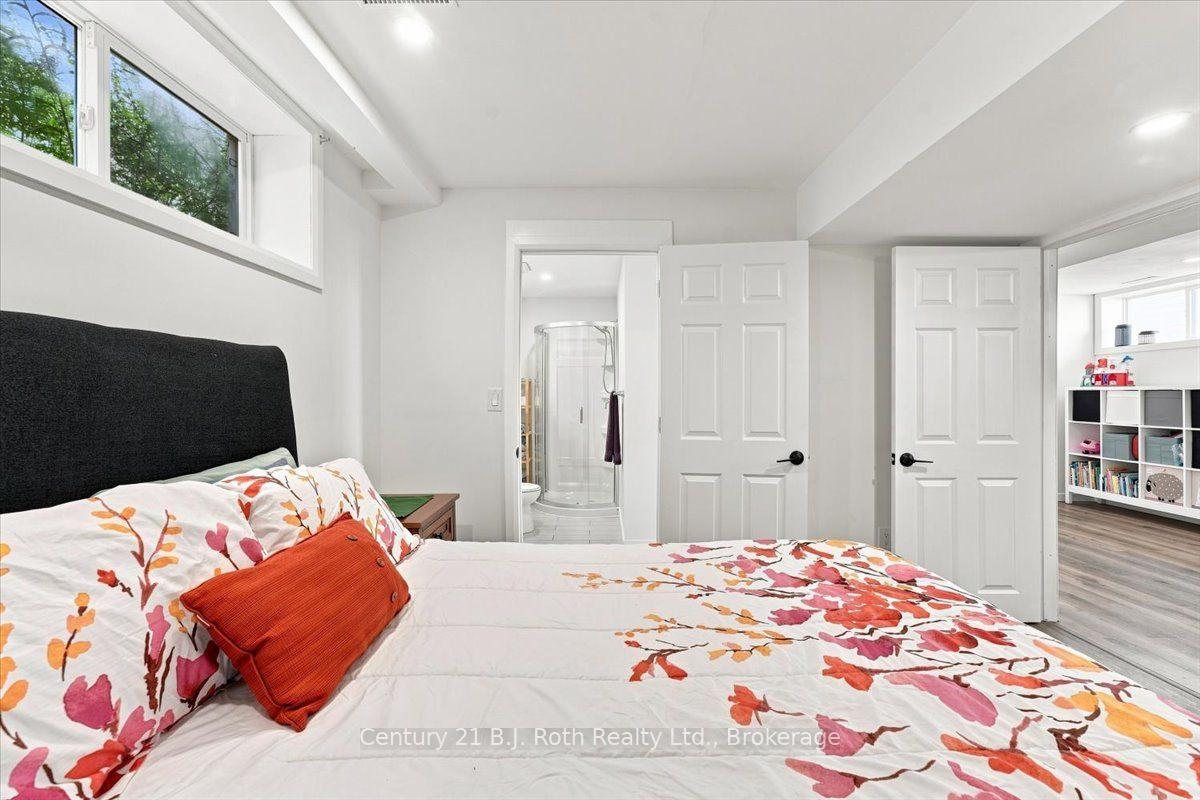 Photo 24 of 413 Irwin Street, Midland — HOMEH
