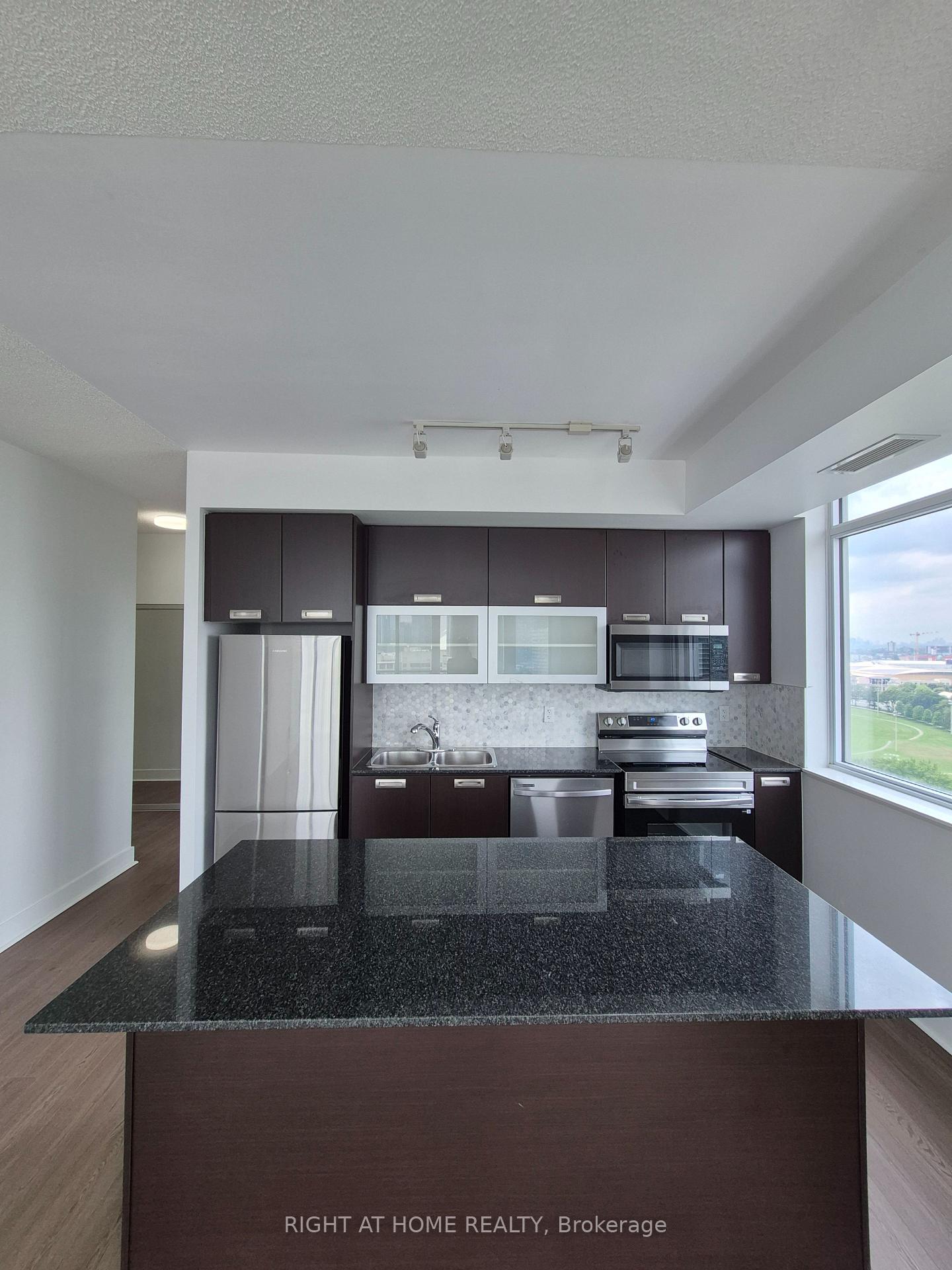 Photo 12 of Unit 1807, 90 Stadium Road, Toronto, Niagara — HOMEH