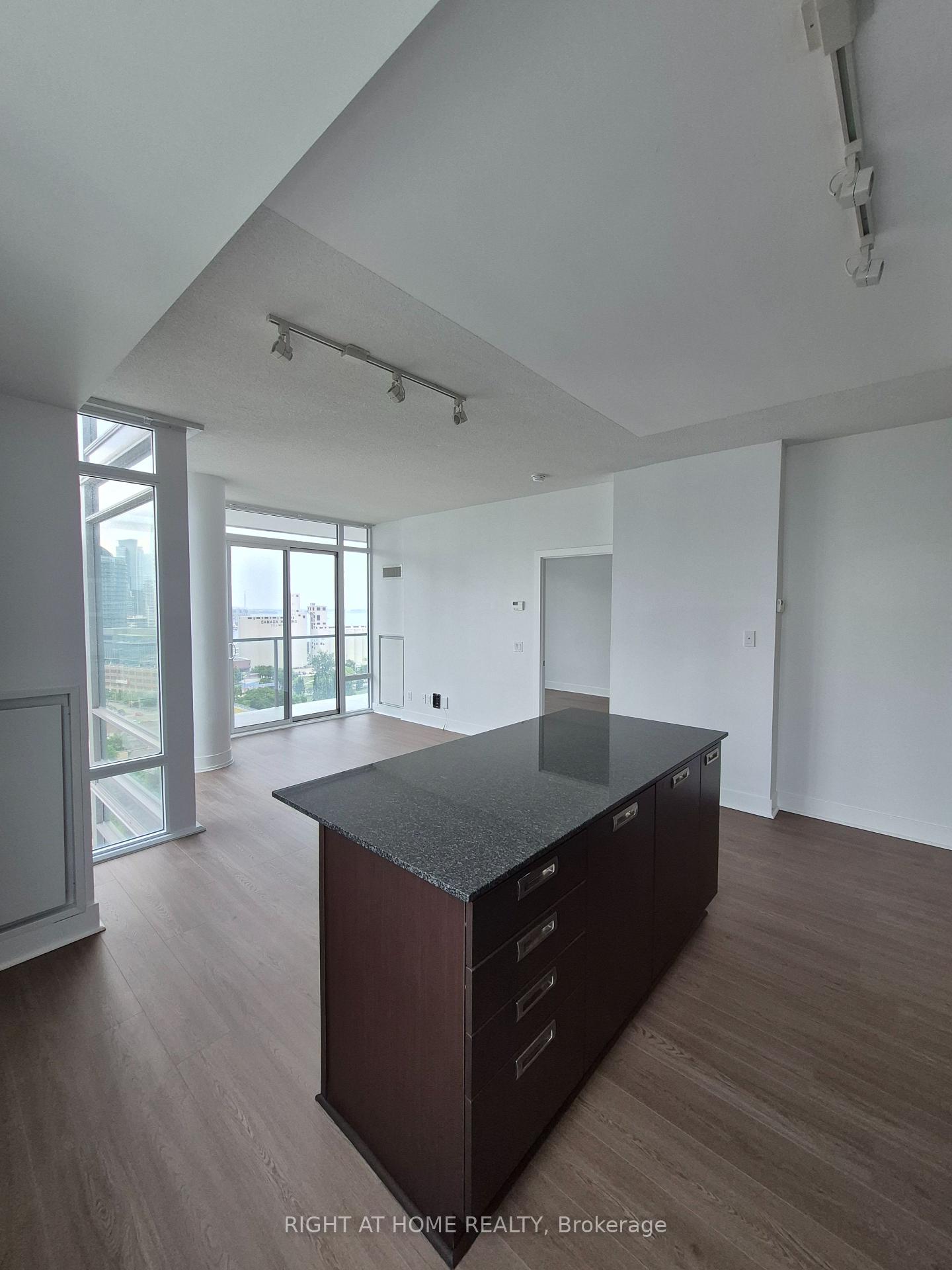 Photo 13 of Unit 1807, 90 Stadium Road, Toronto, Niagara — HOMEH