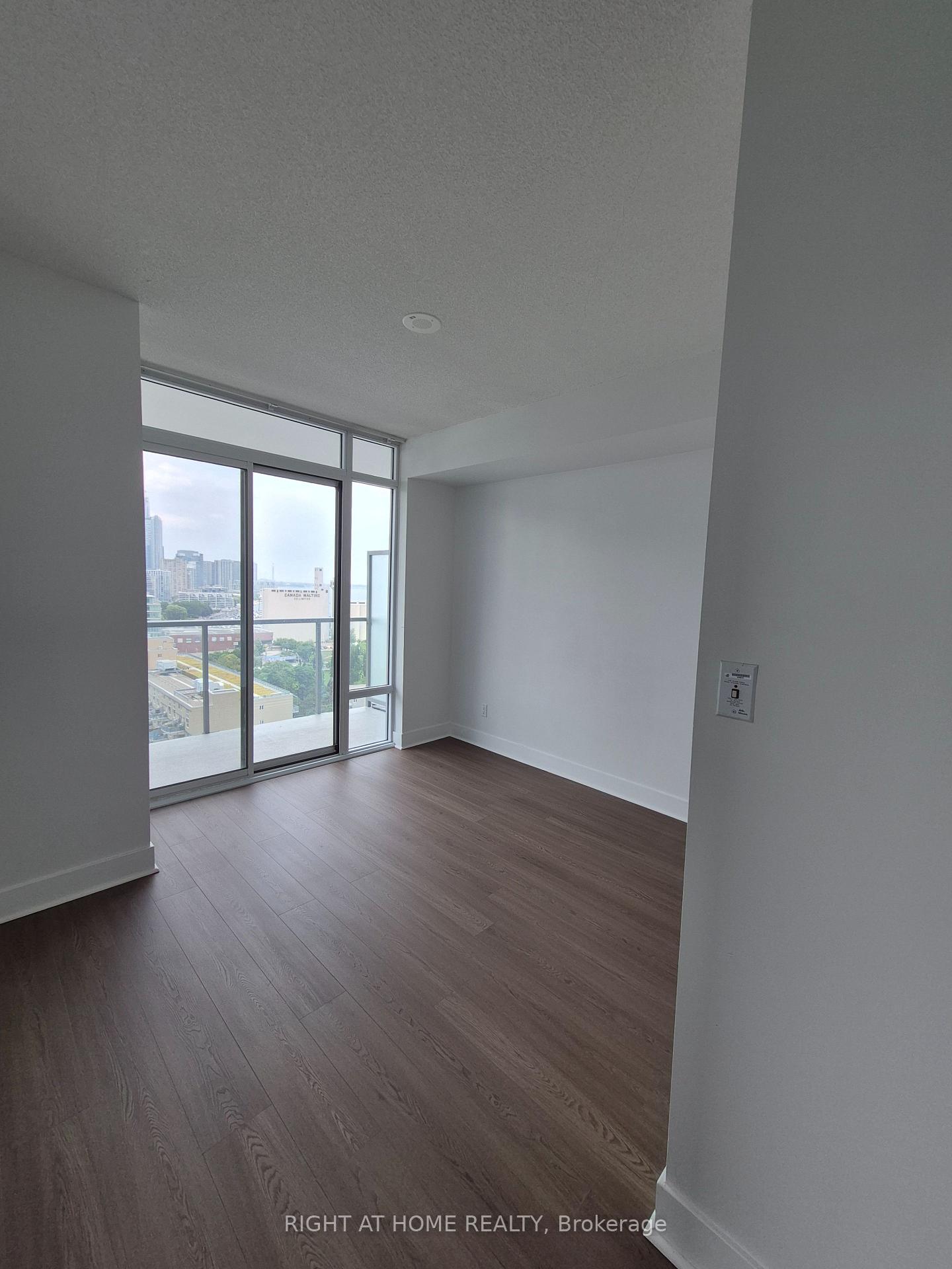 Photo 19 of Unit 1807, 90 Stadium Road, Toronto, Niagara — HOMEH