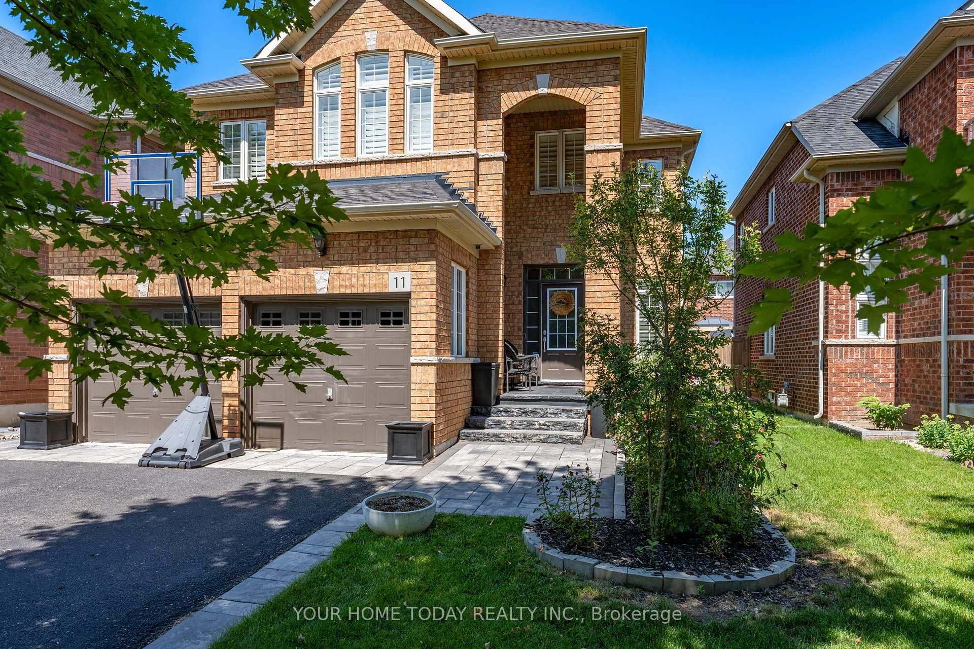 Photo 4 of 11 Orchid Avenue, Halton Hills, Georgetown — HOMEH