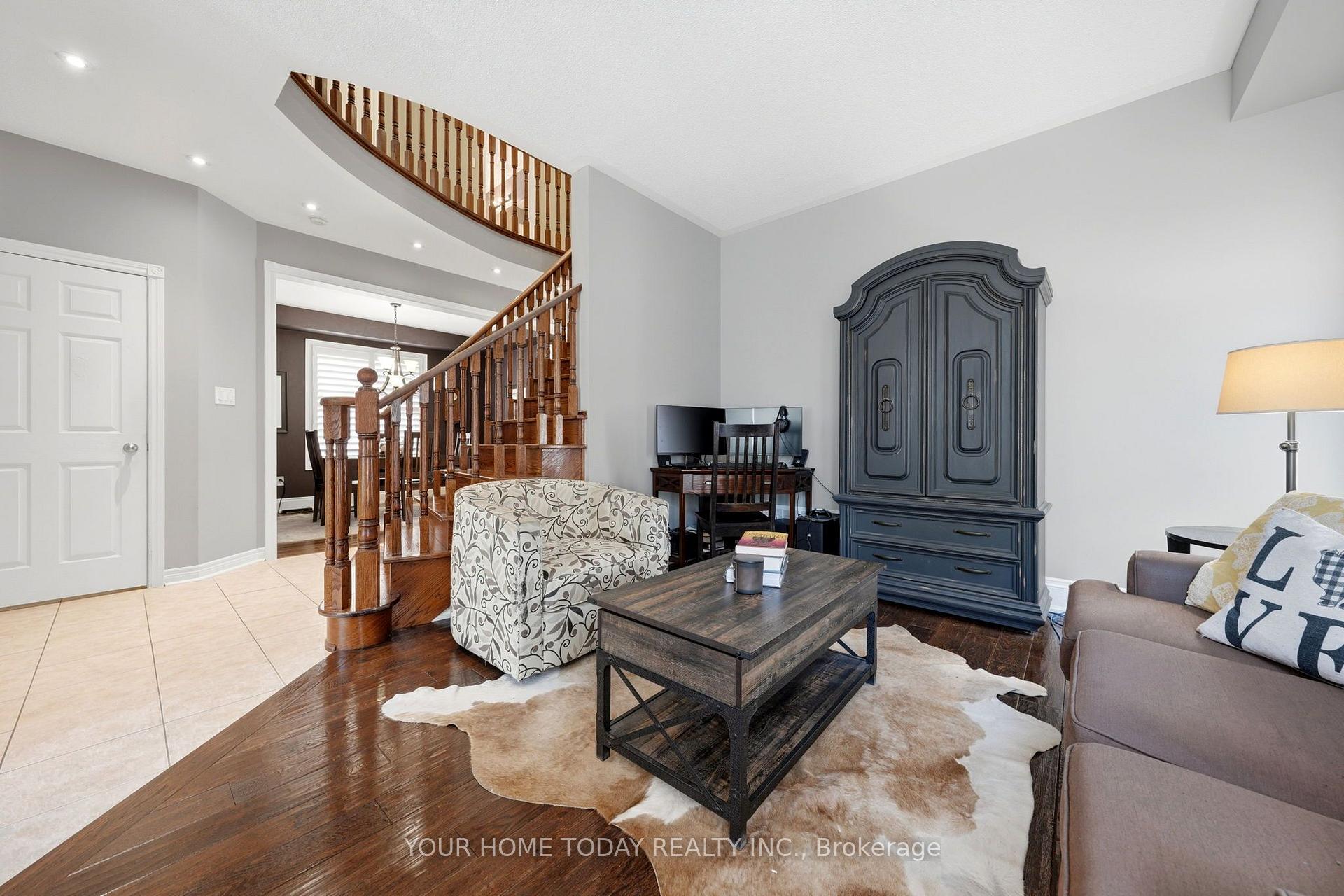 Photo 9 of 11 Orchid Avenue, Halton Hills, Georgetown — HOMEH