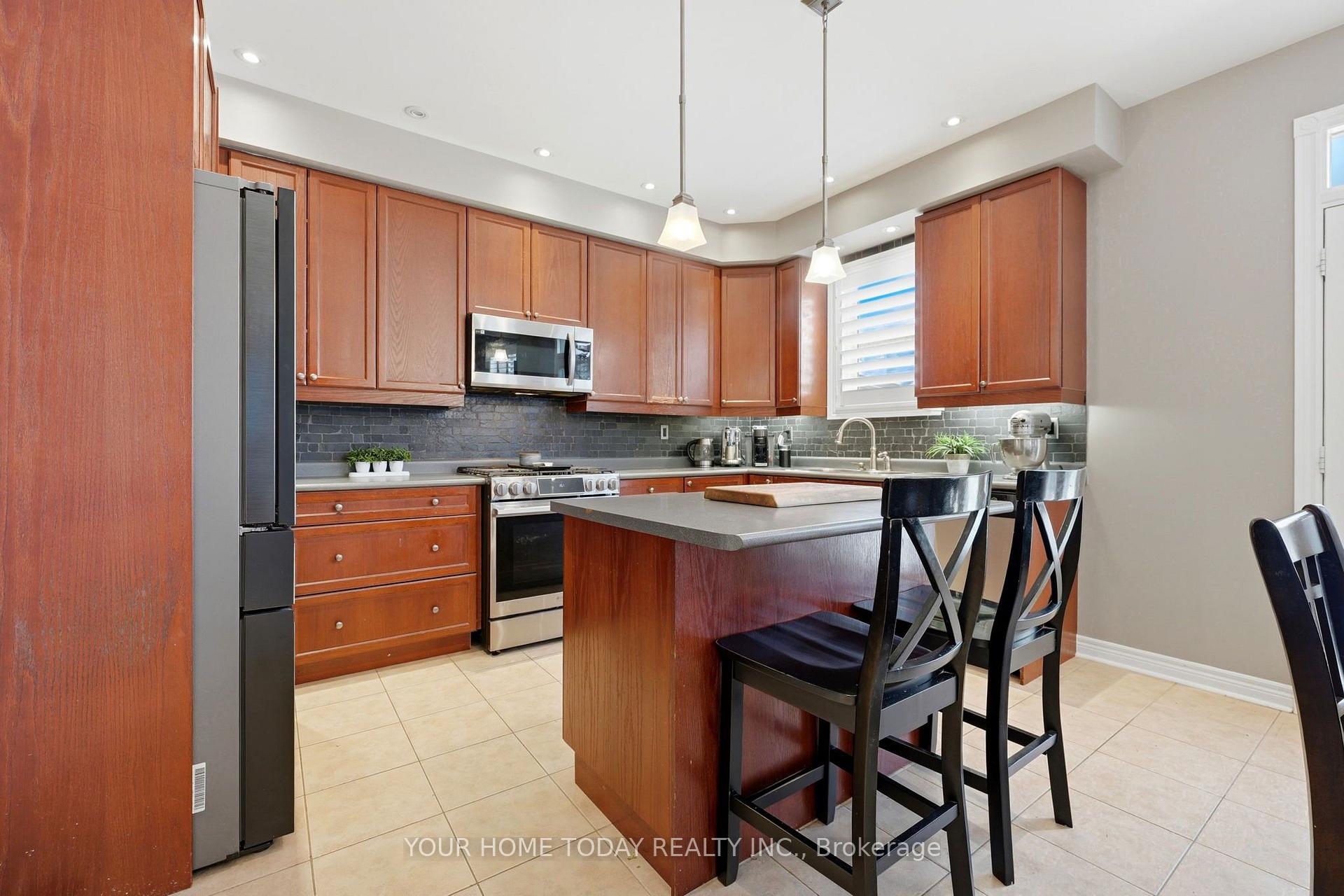 Photo 13 of 11 Orchid Avenue, Halton Hills, Georgetown — HOMEH