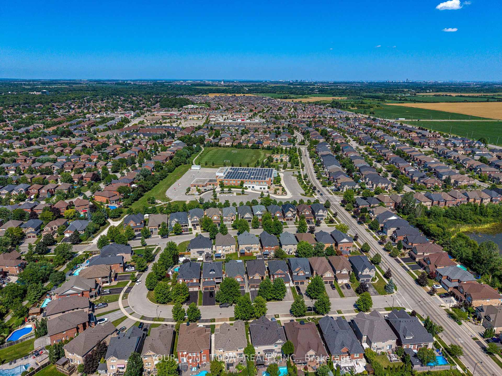 Photo 47 of 11 Orchid Avenue, Halton Hills, Georgetown — HOMEH