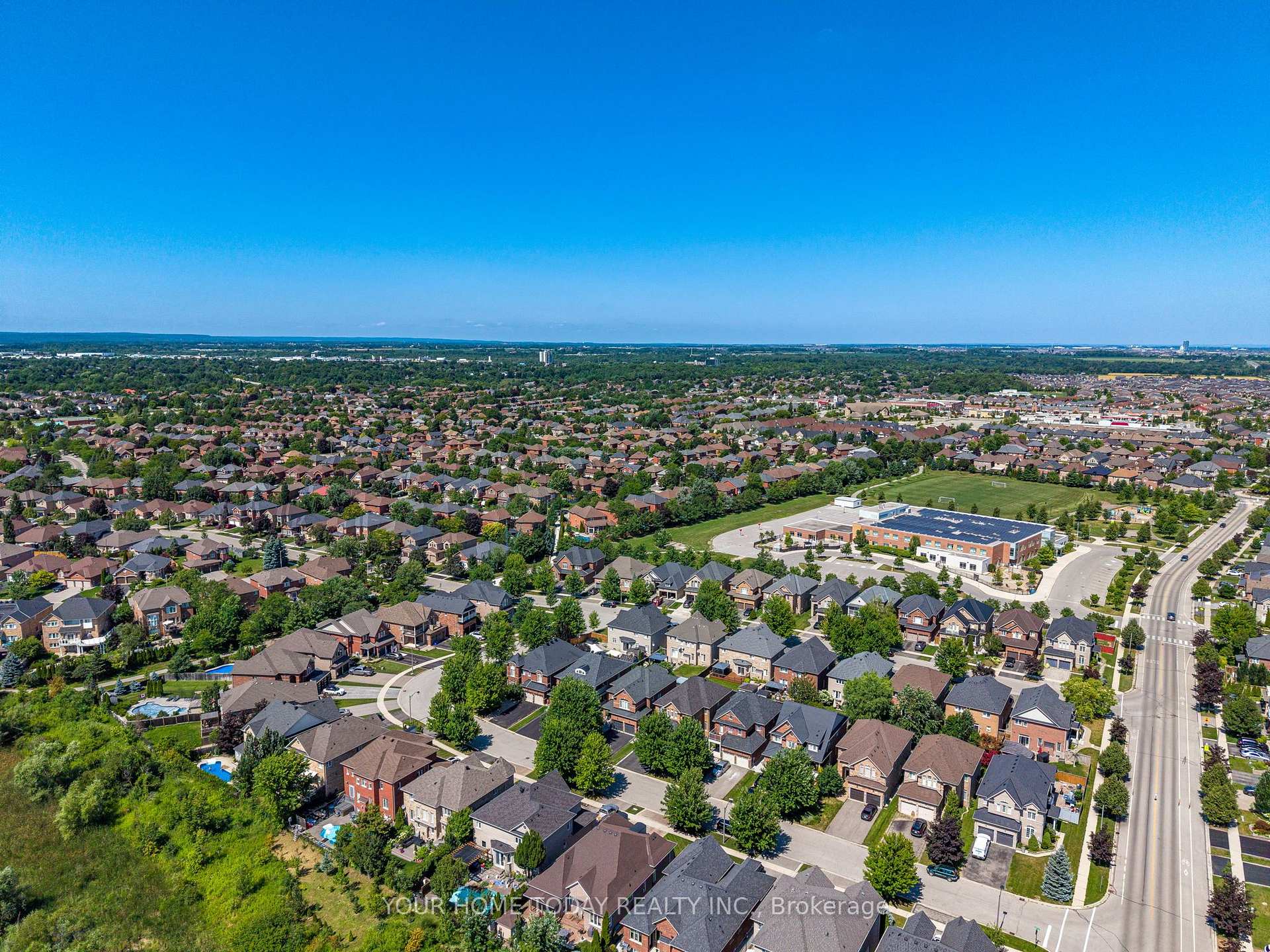 Photo 48 of 11 Orchid Avenue, Halton Hills, Georgetown — HOMEH