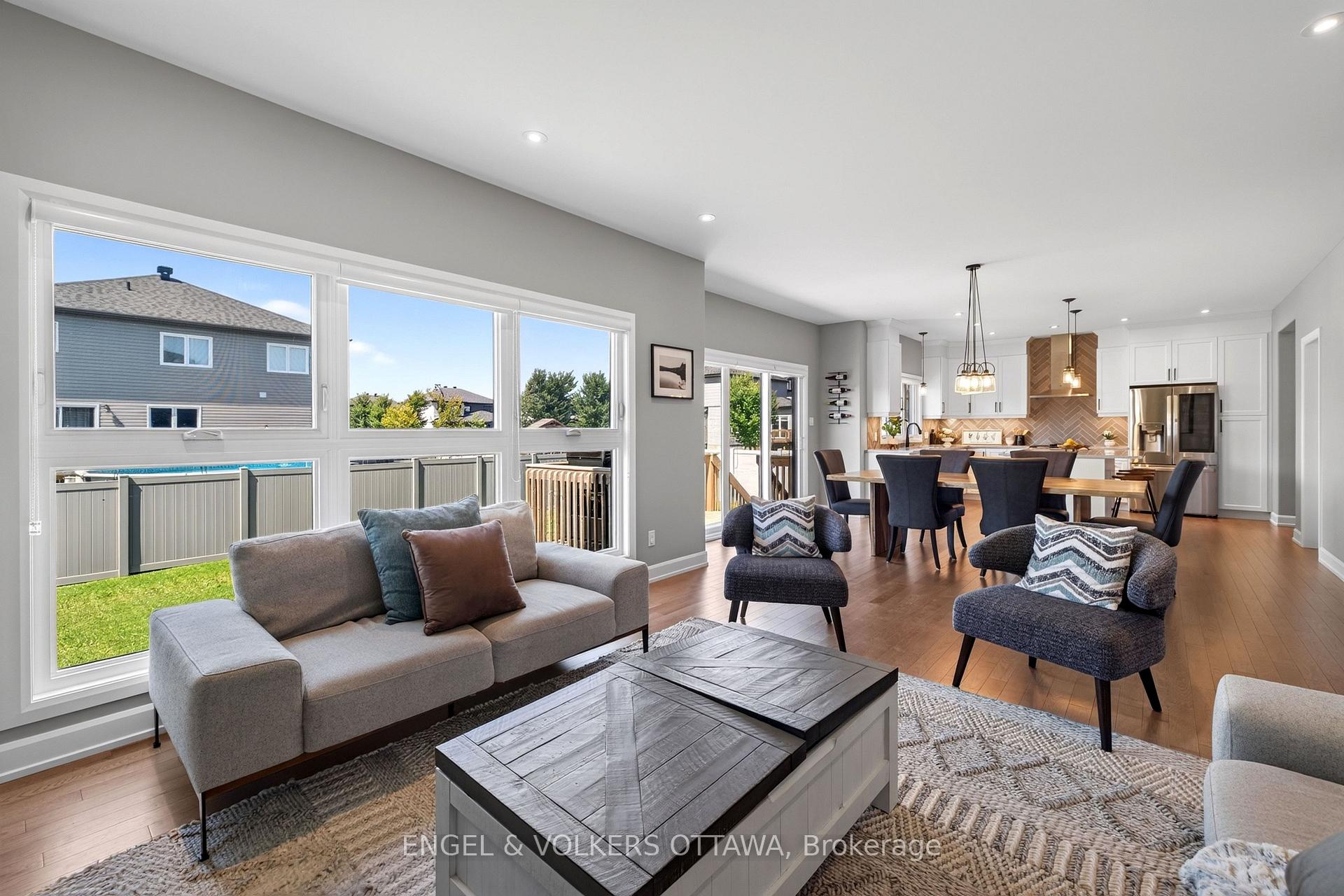 Photo 8 of 501 Lucent Street, Russell, Russell Twp — HOMEH
