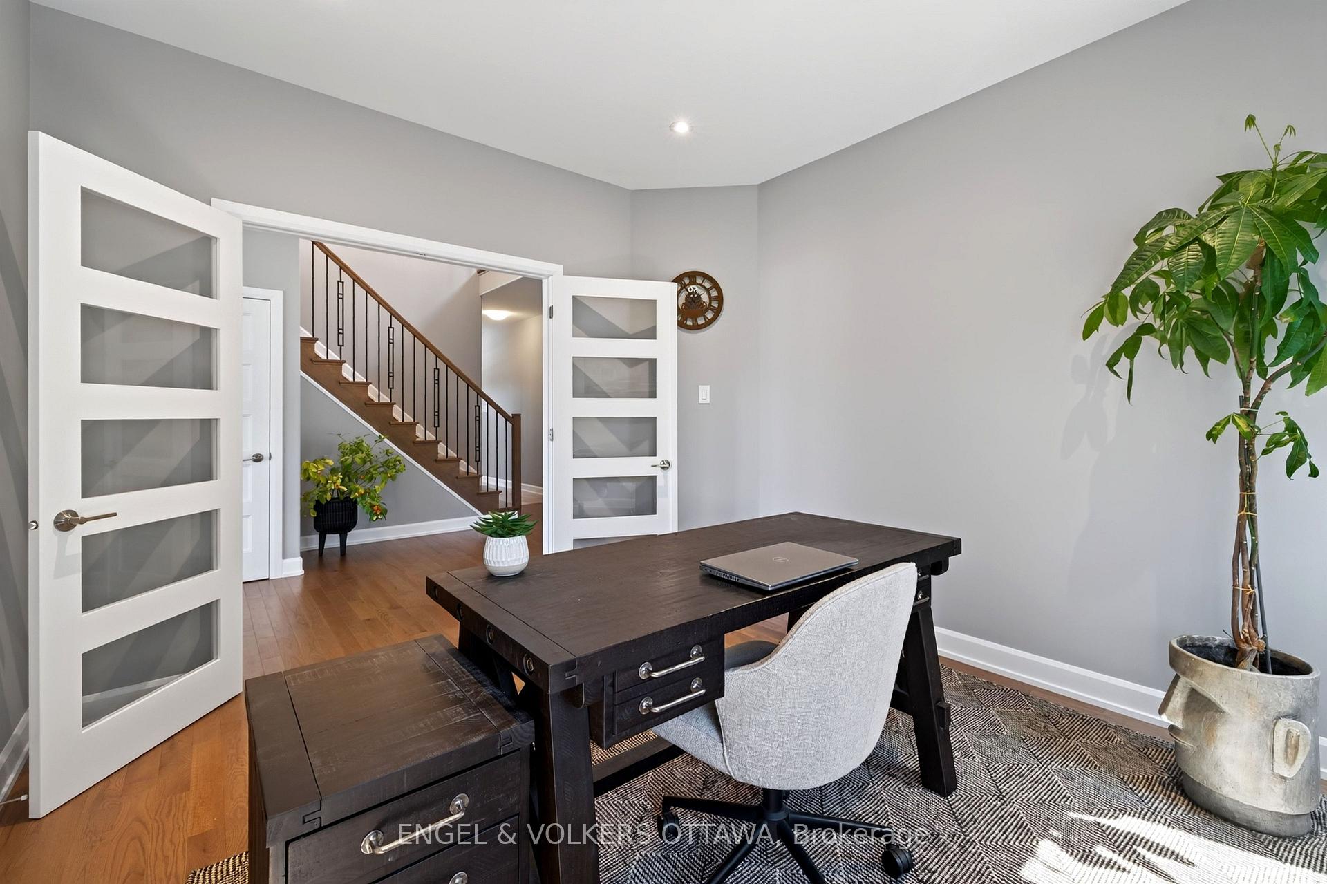 Photo 18 of 501 Lucent Street, Russell, Russell Twp — HOMEH