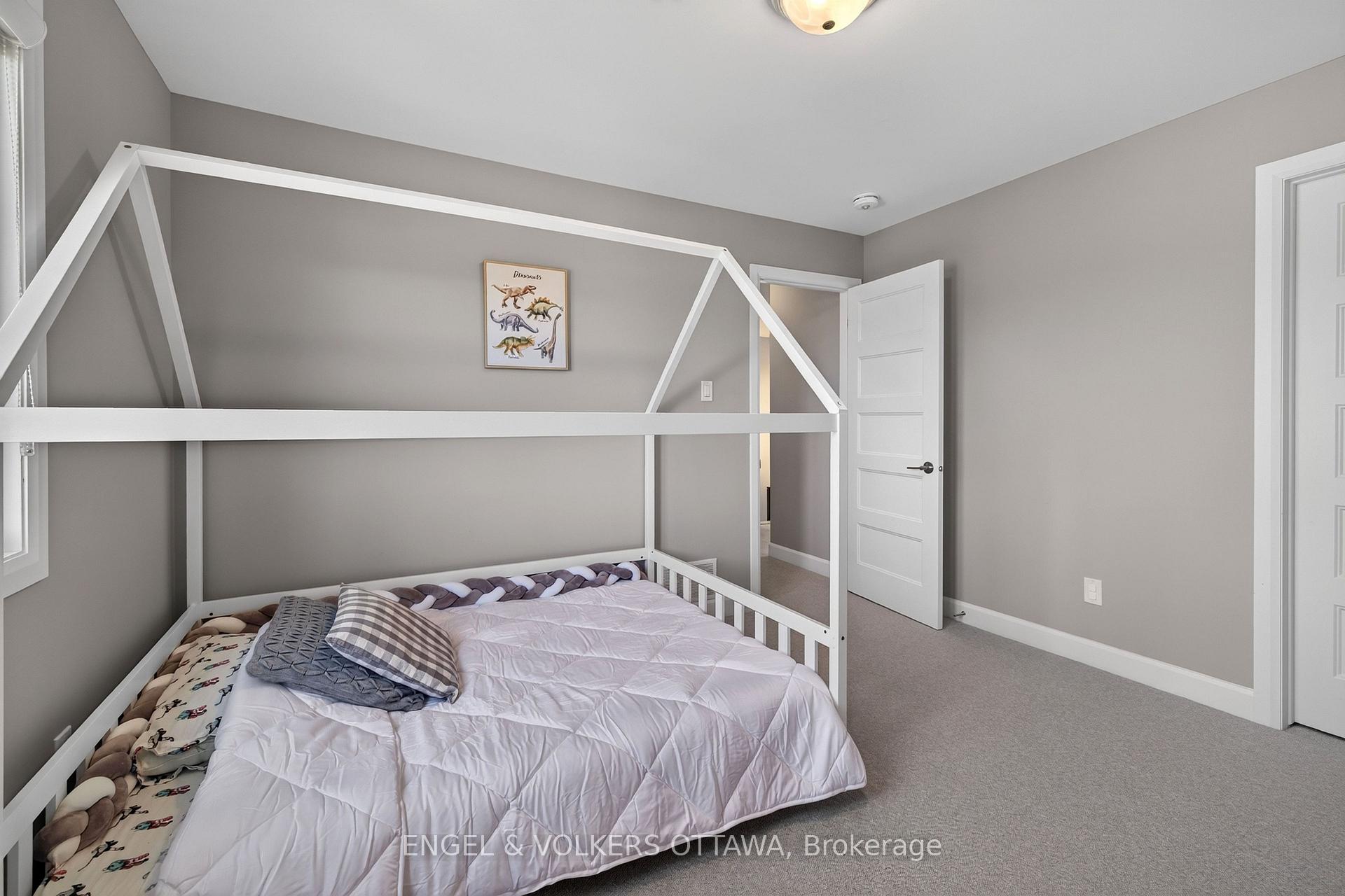 Photo 36 of 501 Lucent Street, Russell, Russell Twp — HOMEH