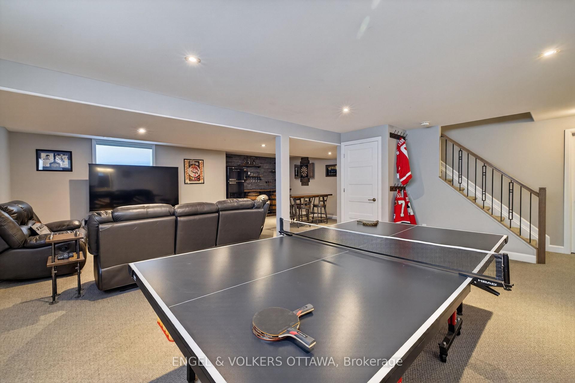 Photo 42 of 501 Lucent Street, Russell, Russell Twp — HOMEH