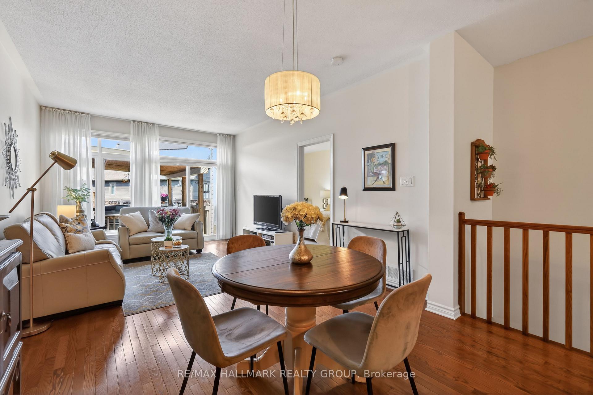 Photo 8 of 236 Bulrush Crescent, Ottawa, Blossom Park/Kemp Park/Findlay Creek — HOMEH