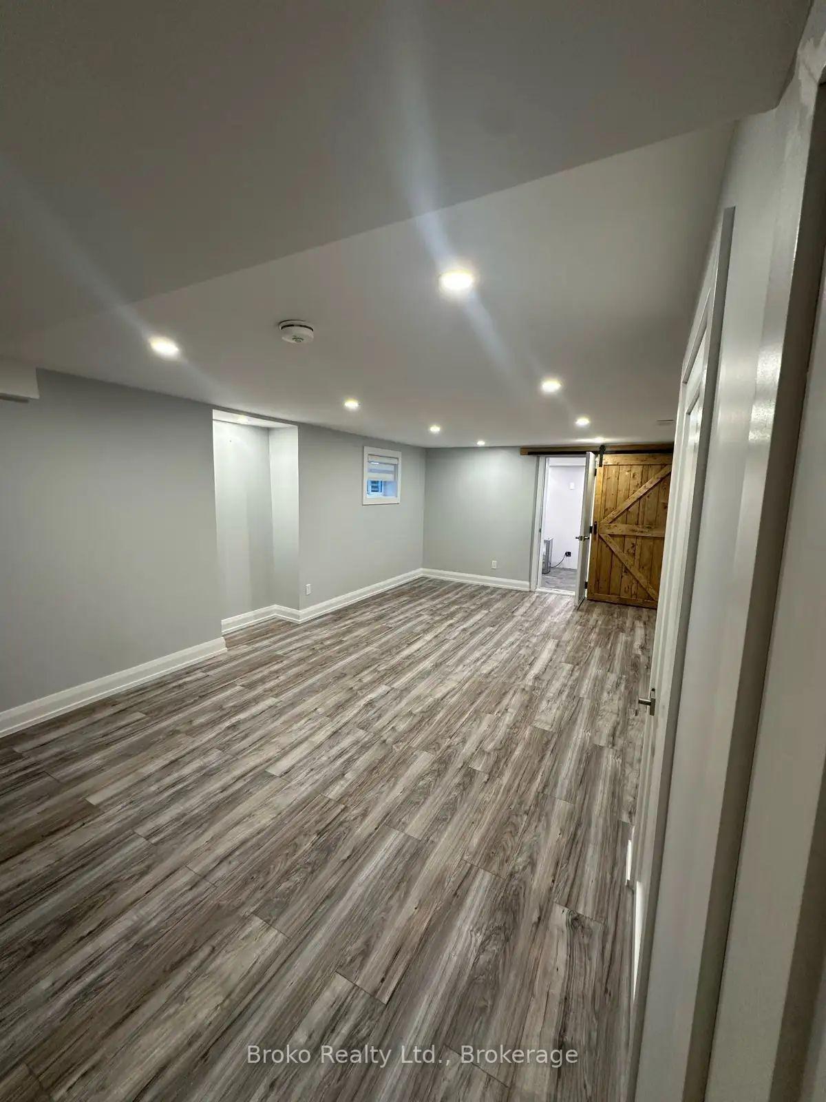 Photo 6 of 468 Appledore Crescent, Mississauga, Cooksville — HOMEH