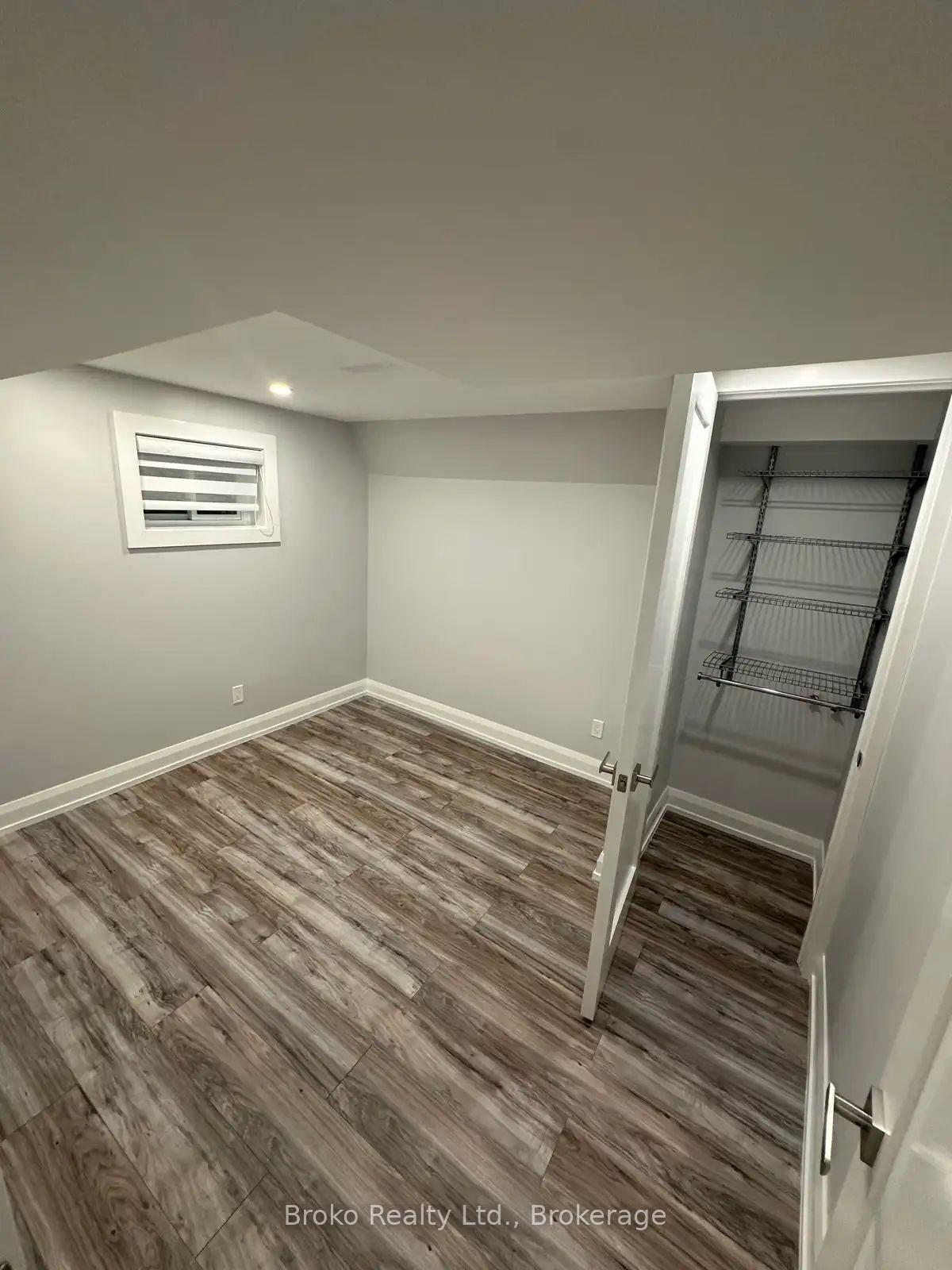 Photo 7 of 468 Appledore Crescent, Mississauga, Cooksville — HOMEH