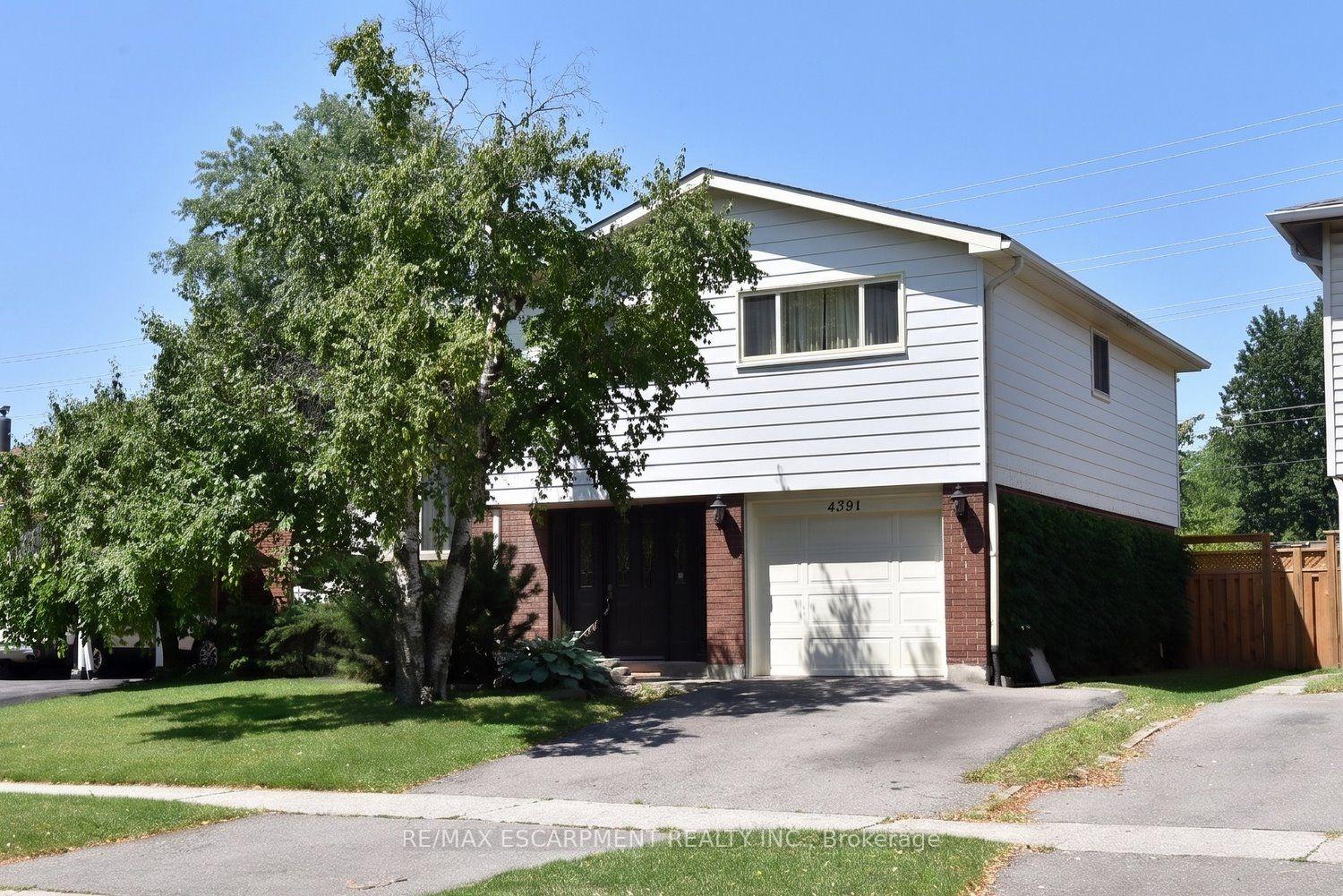Photo 1 of 4391 Bennett Road, Burlington, Appleby — HOMEH