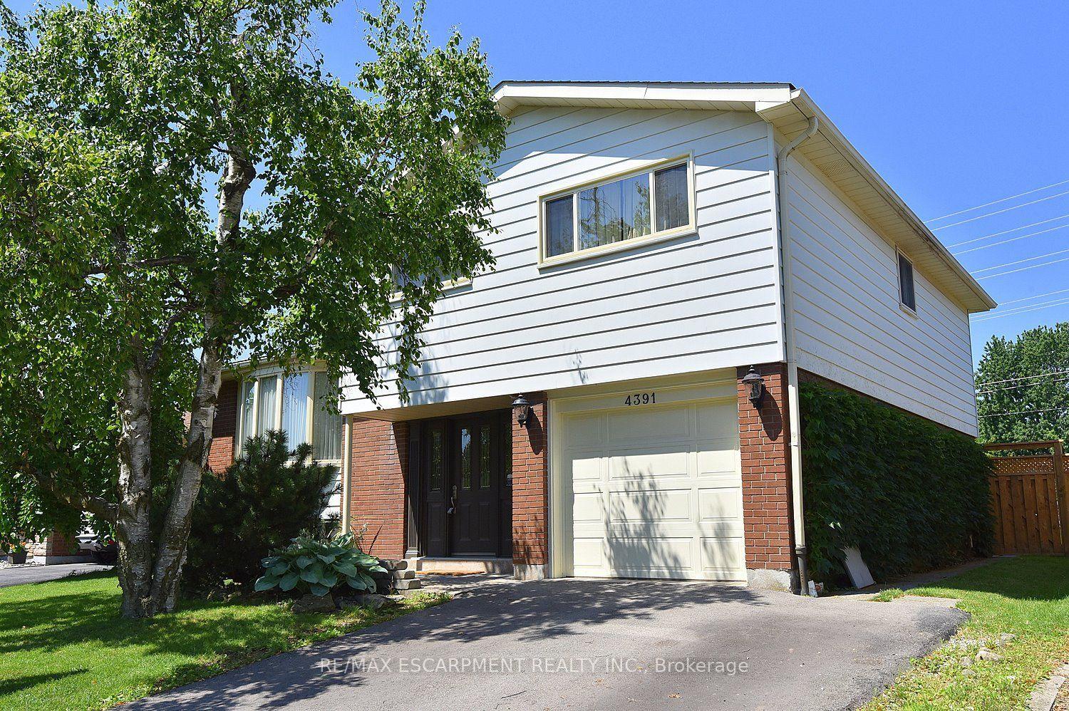 Photo 3 of 4391 Bennett Road, Burlington, Appleby — HOMEH