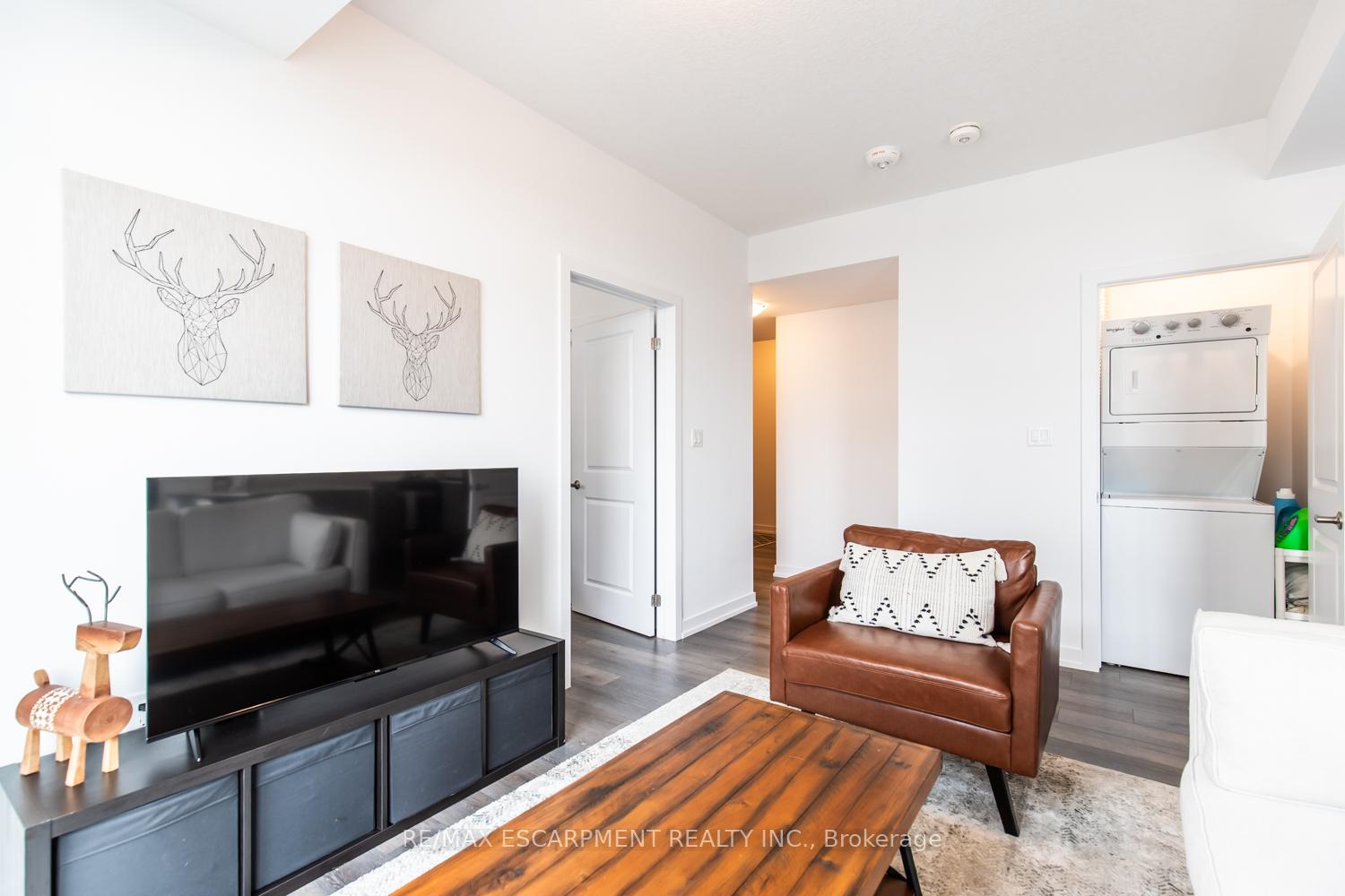 Photo 6 of Unit 531, 10 Mallard Trail, Hamilton, Waterdown — HOMEH