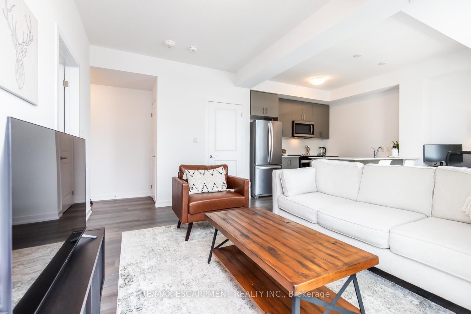 Photo 8 of Unit 531, 10 Mallard Trail, Hamilton, Waterdown — HOMEH