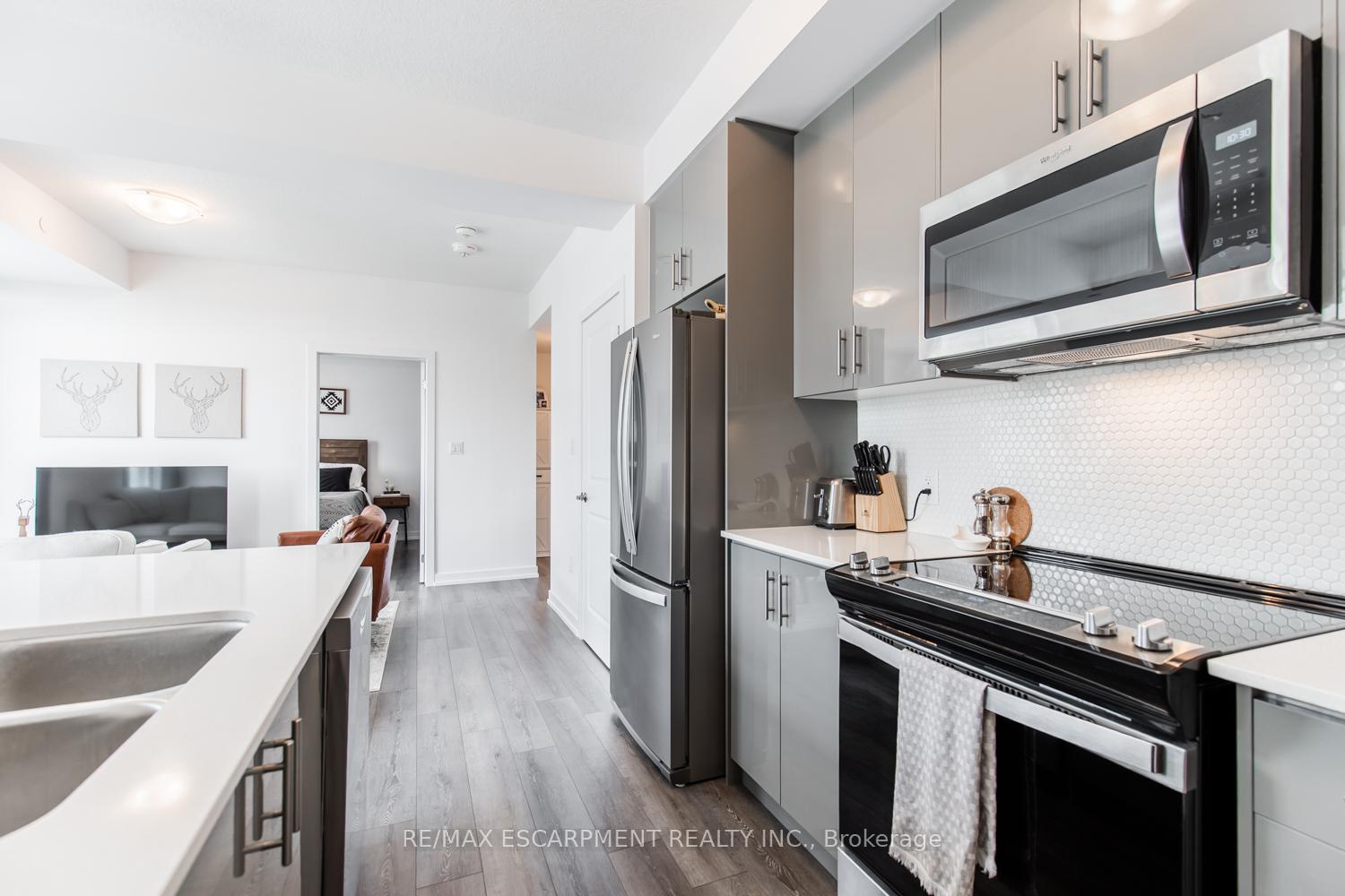 Photo 19 of Unit 531, 10 Mallard Trail, Hamilton, Waterdown — HOMEH
