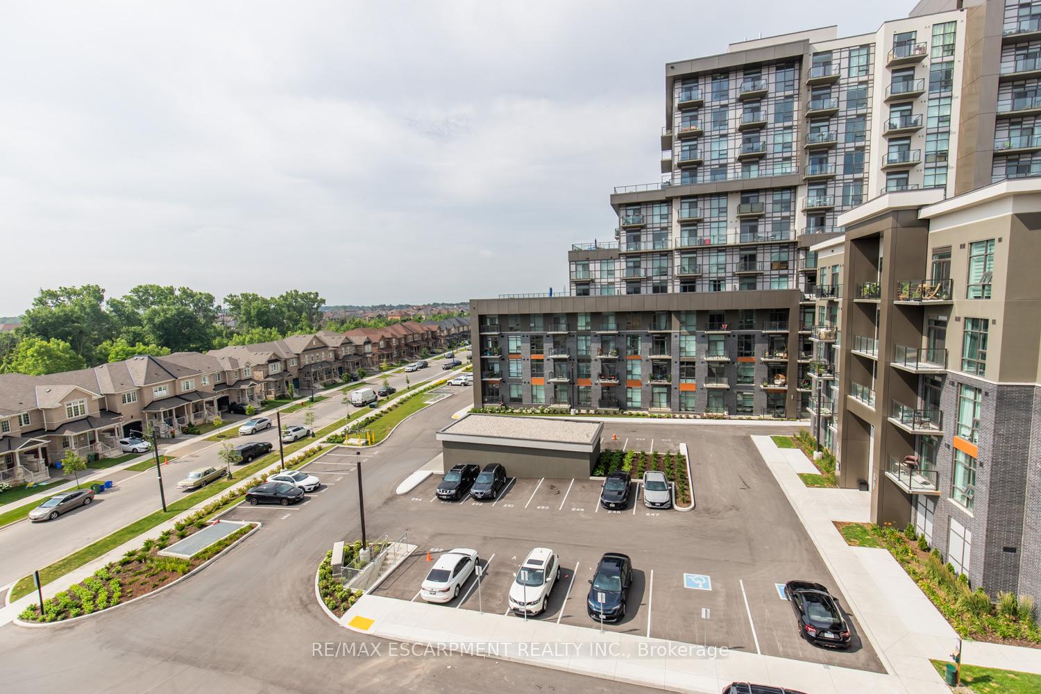 Photo 25 of Unit 531, 10 Mallard Trail, Hamilton, Waterdown — HOMEH