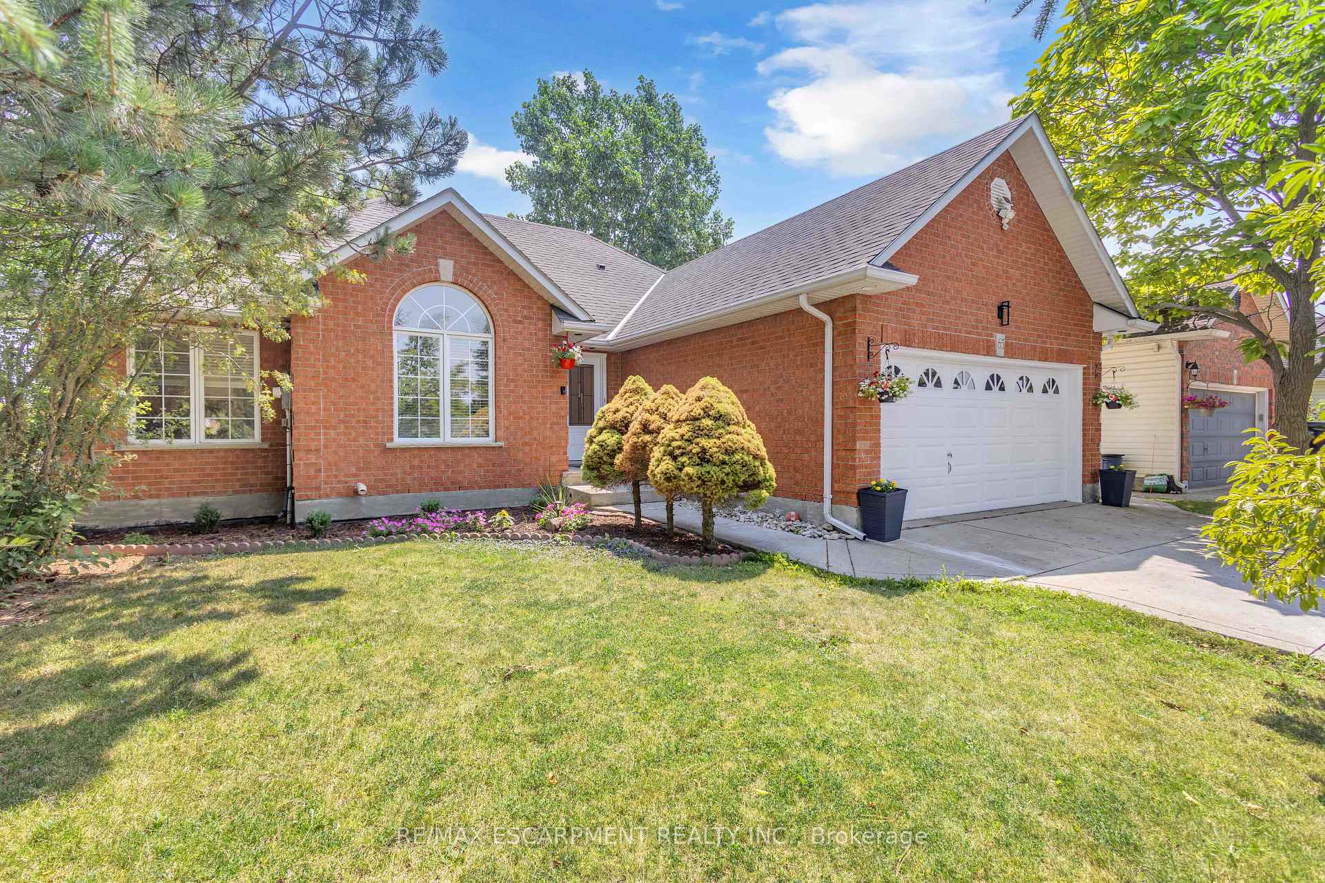 Photo 2 of 65 Thistlemoor Drive, Haldimand — HOMEH