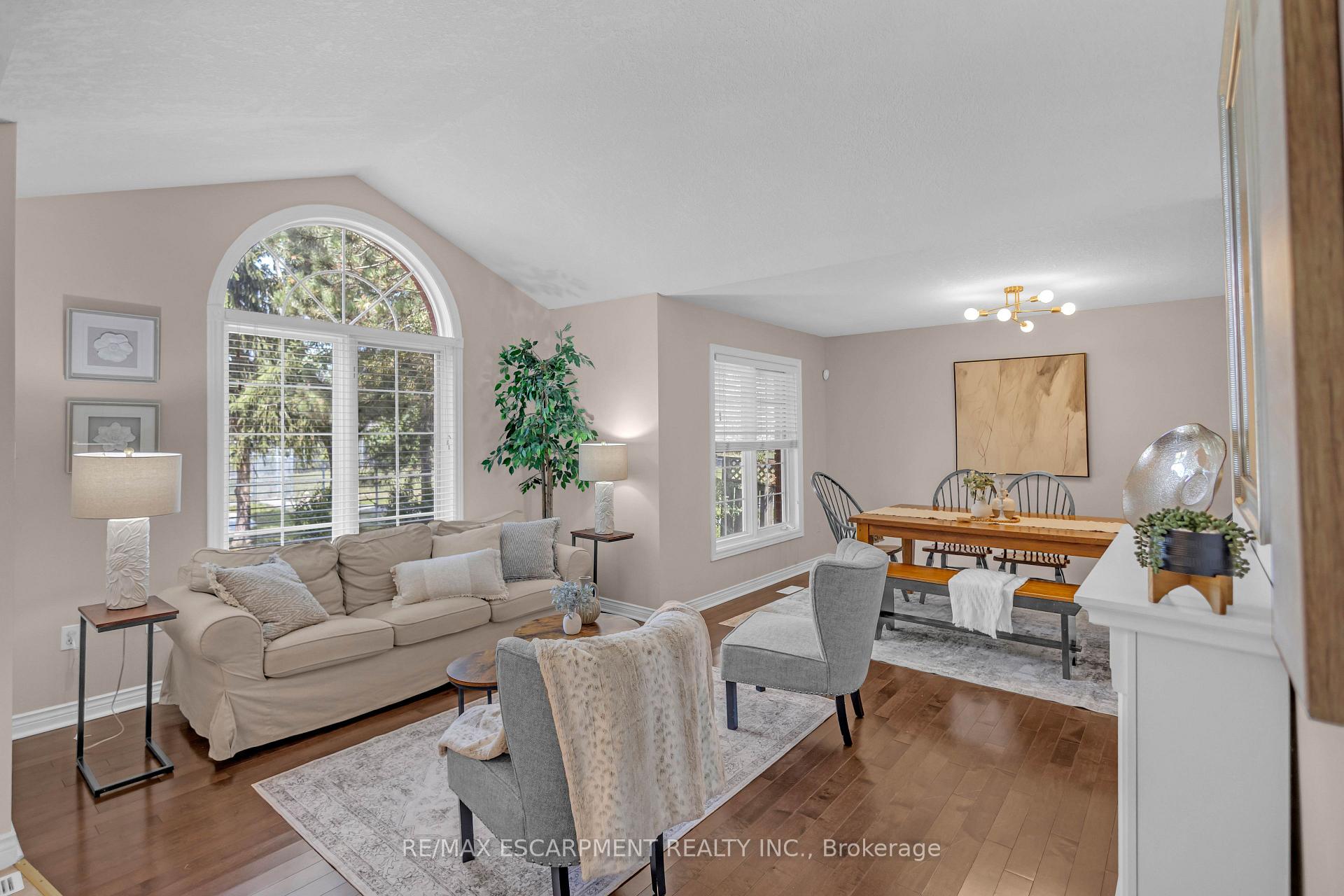 Photo 7 of 65 Thistlemoor Drive, Haldimand — HOMEH