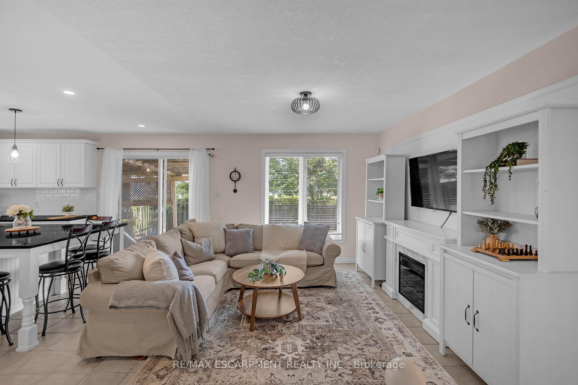 Photo 12 of 65 Thistlemoor Drive, Haldimand — HOMEH