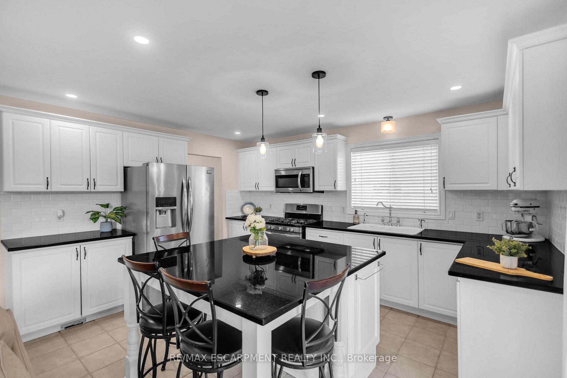 Photo 15 of 65 Thistlemoor Drive, Haldimand — HOMEH