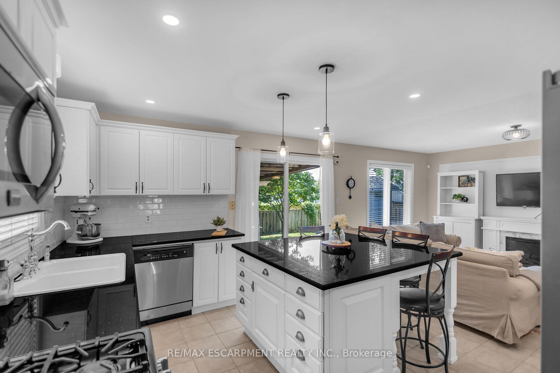 Photo 16 of 65 Thistlemoor Drive, Haldimand — HOMEH