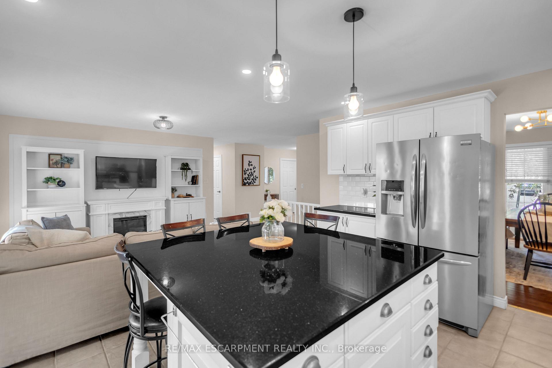 Photo 17 of 65 Thistlemoor Drive, Haldimand — HOMEH