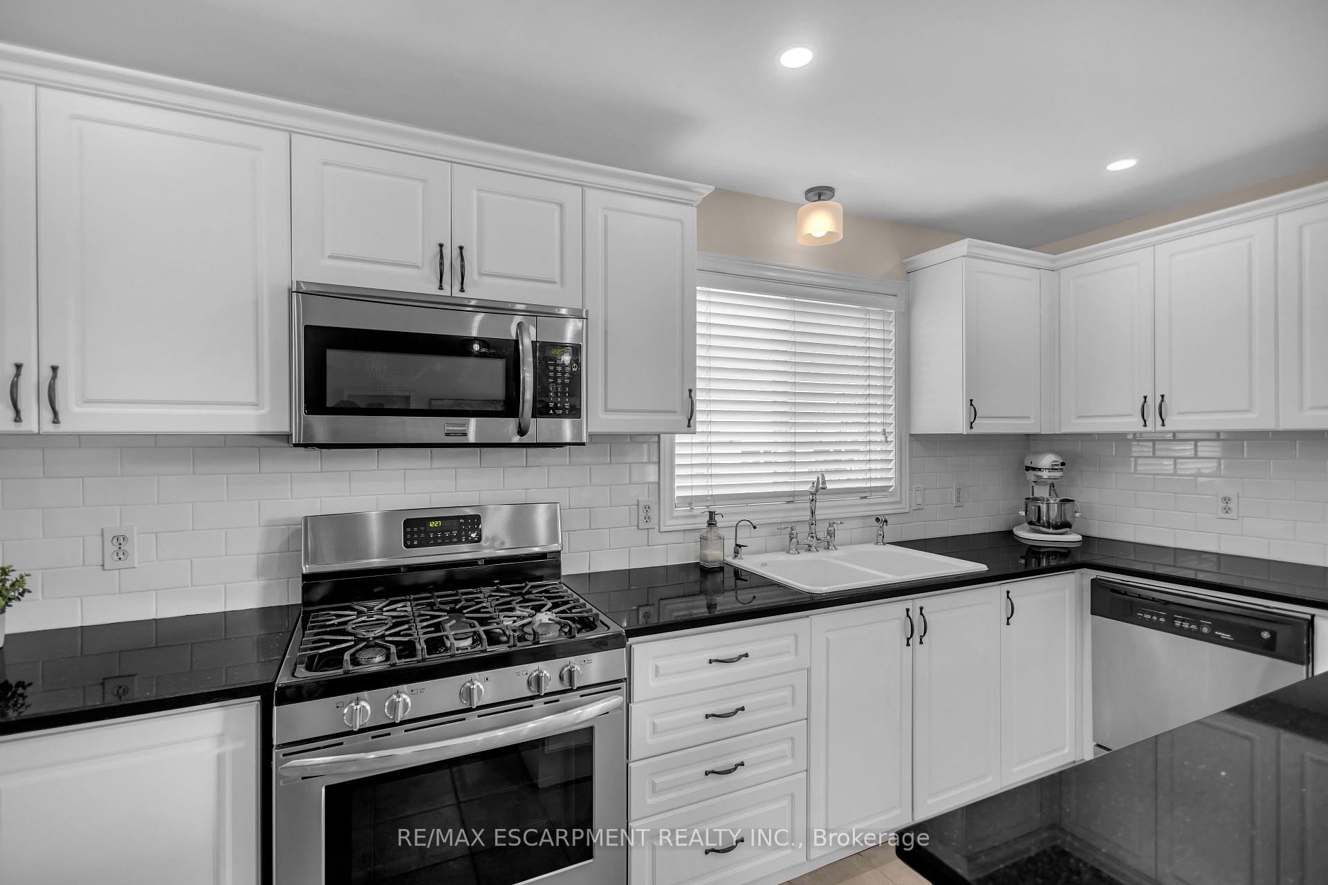 Photo 18 of 65 Thistlemoor Drive, Haldimand — HOMEH