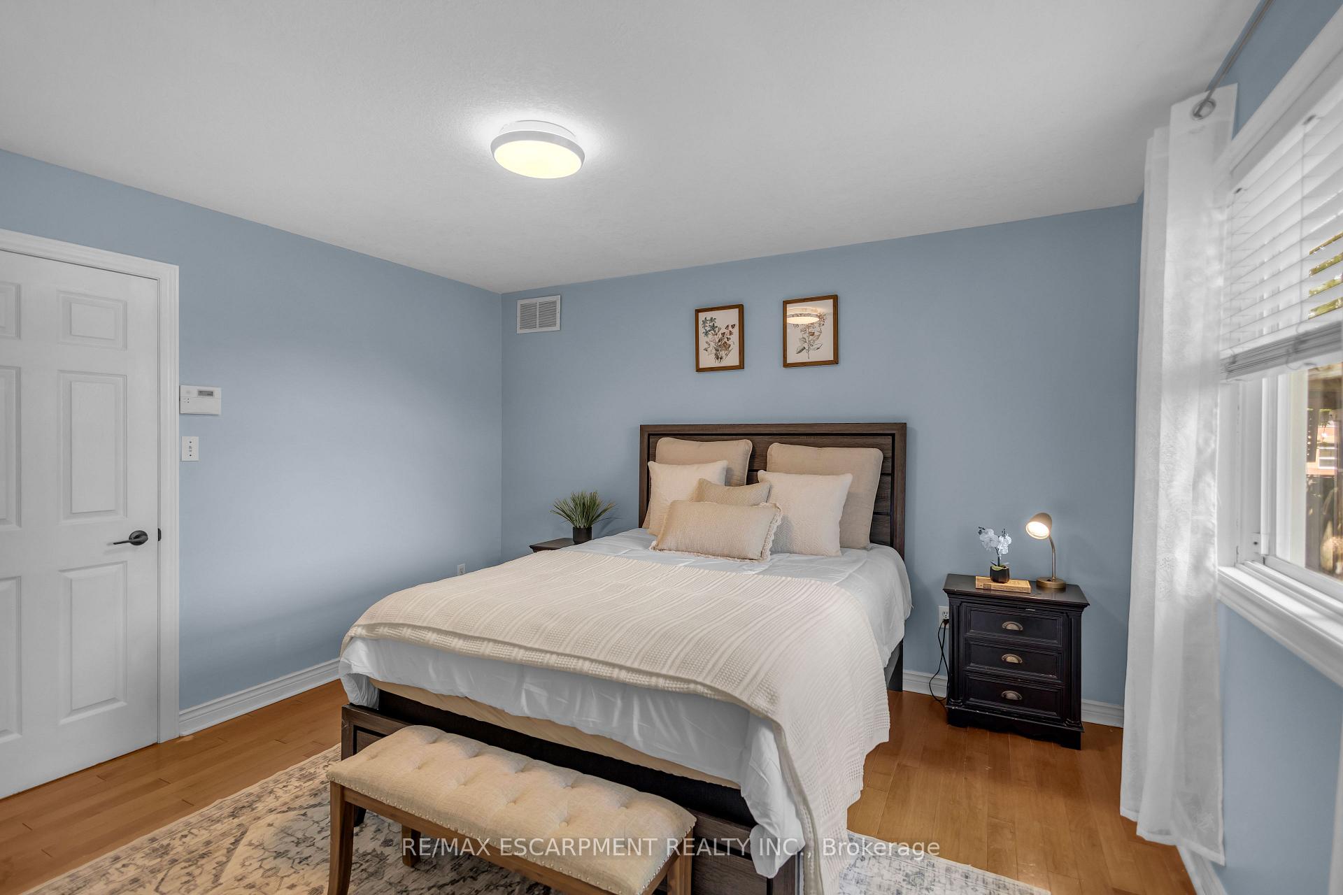 Photo 19 of 65 Thistlemoor Drive, Haldimand — HOMEH